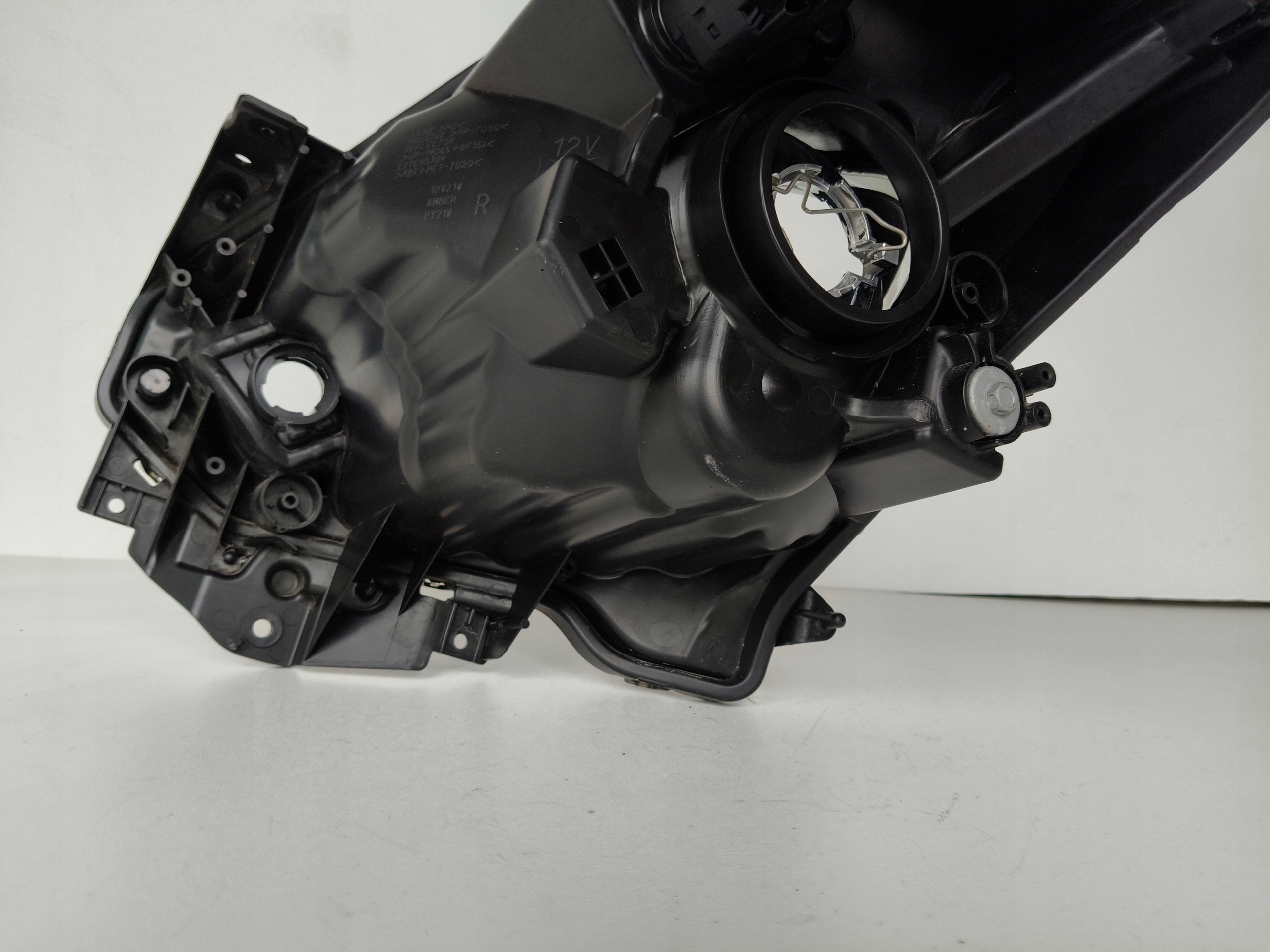 light right REFLEKTOR SUZUKI SWIFT MK8 17