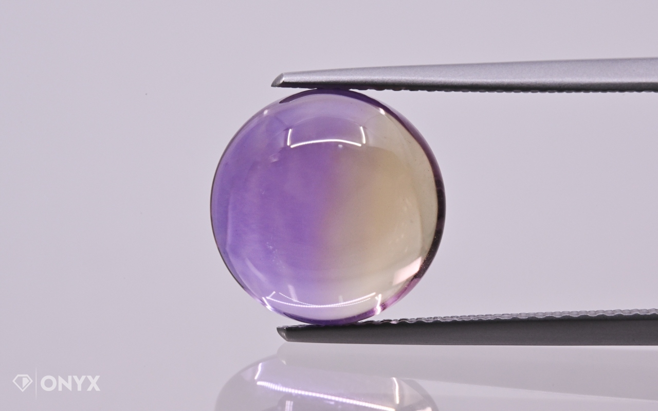 Ametryn kabošon kulatý, průměr 12 mm