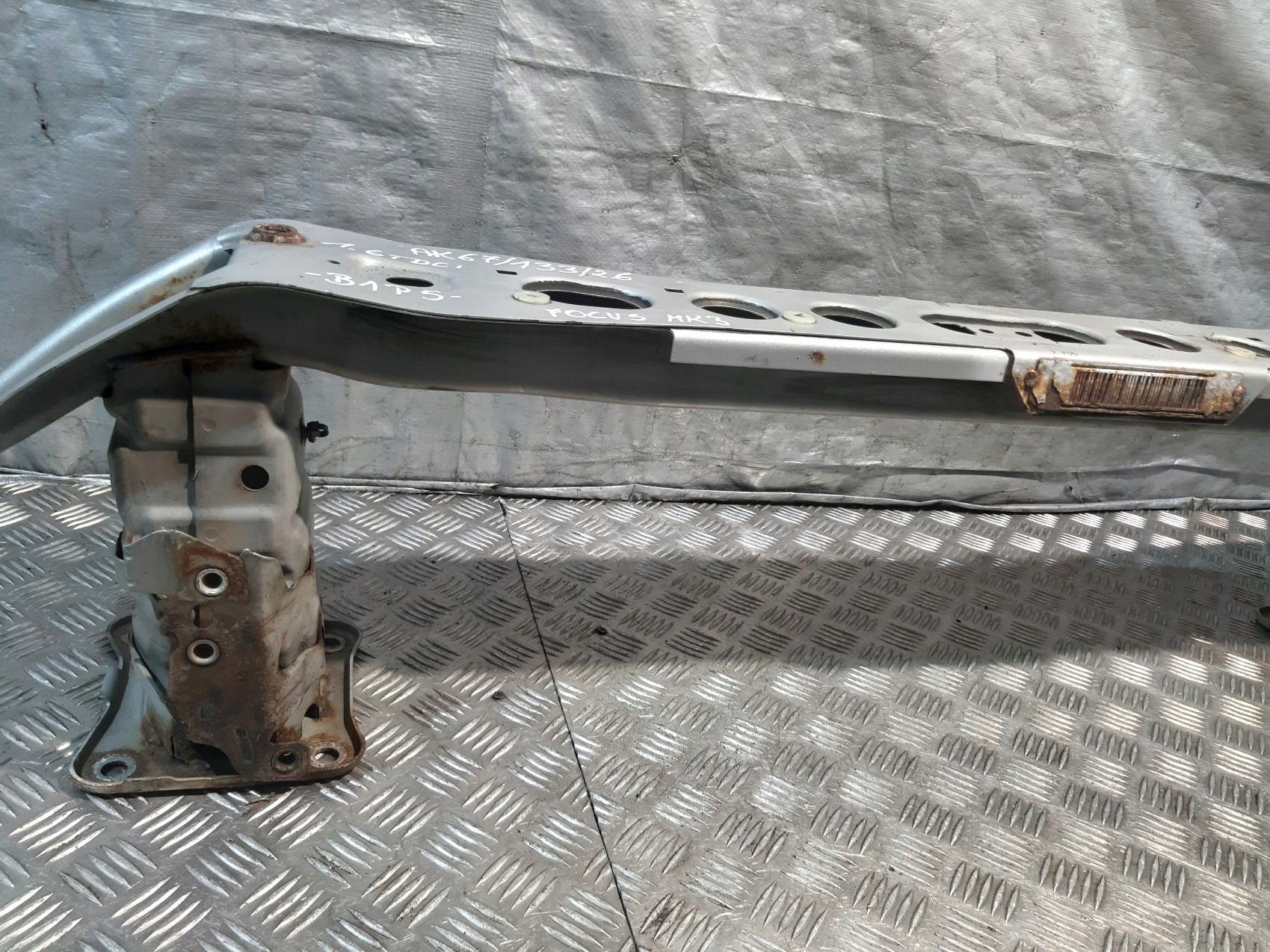 FORD FOCUS MK3 III 1.6 tdci sider pillar below bumper front F0C172803