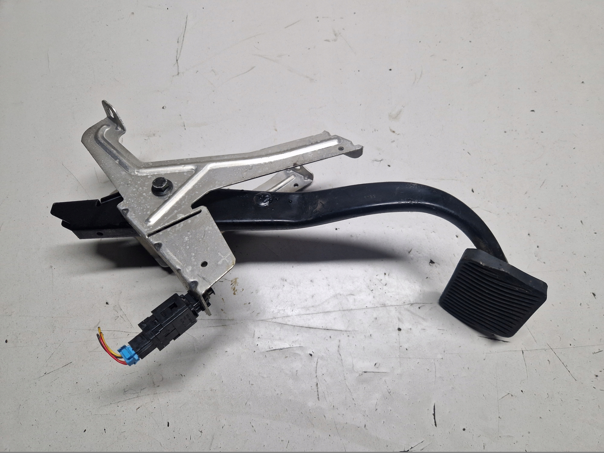 PEDAL bremse VOLVO V70 2.4 benzin AUTOMAT