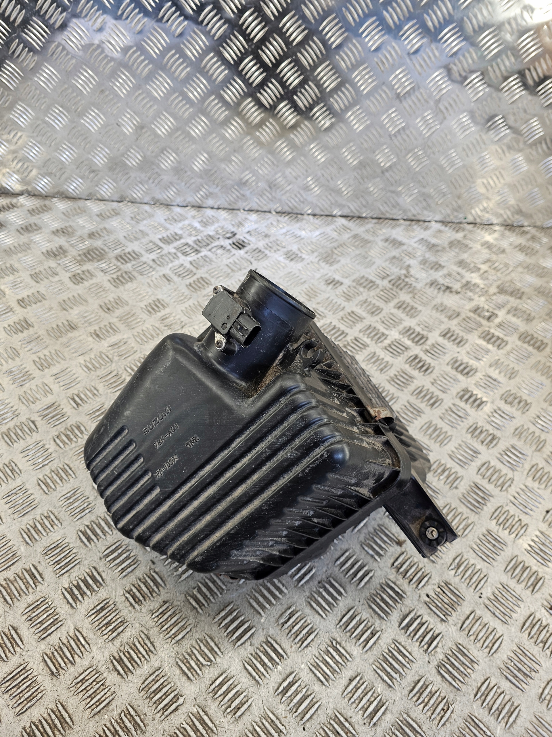 Gehäuse filter luft 78K-A01 SUZUKI GRAND VITARA II 2.4