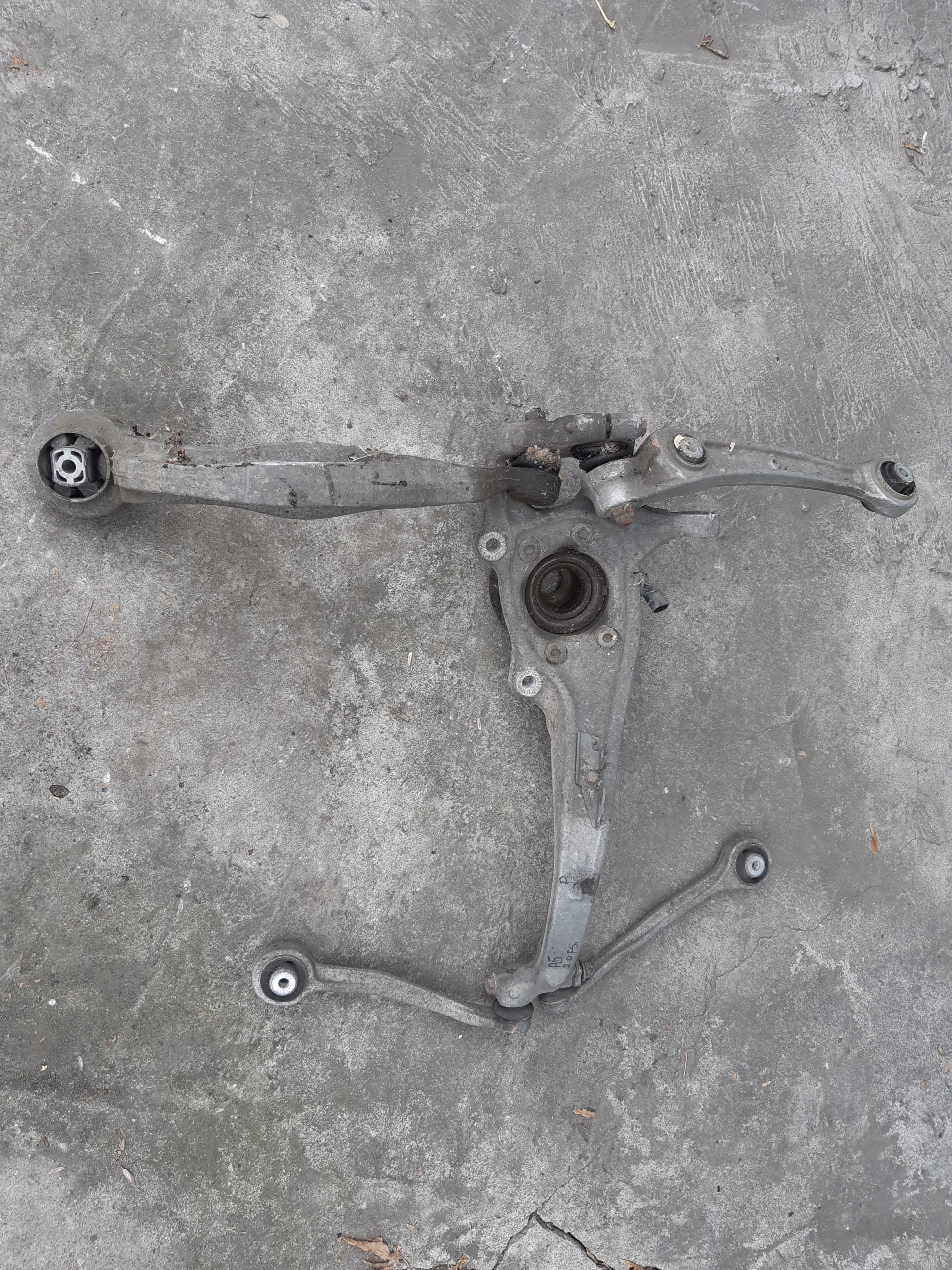AUDI A4 B8 A5 8T A6 C7 A7 swing right right front 8K0407258E
