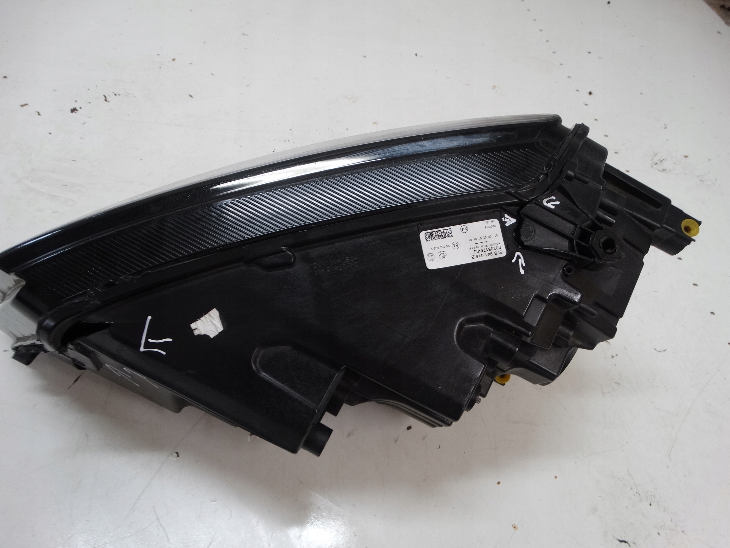 light REFLEKTOR right front SKODA KAROQ 57B941016B