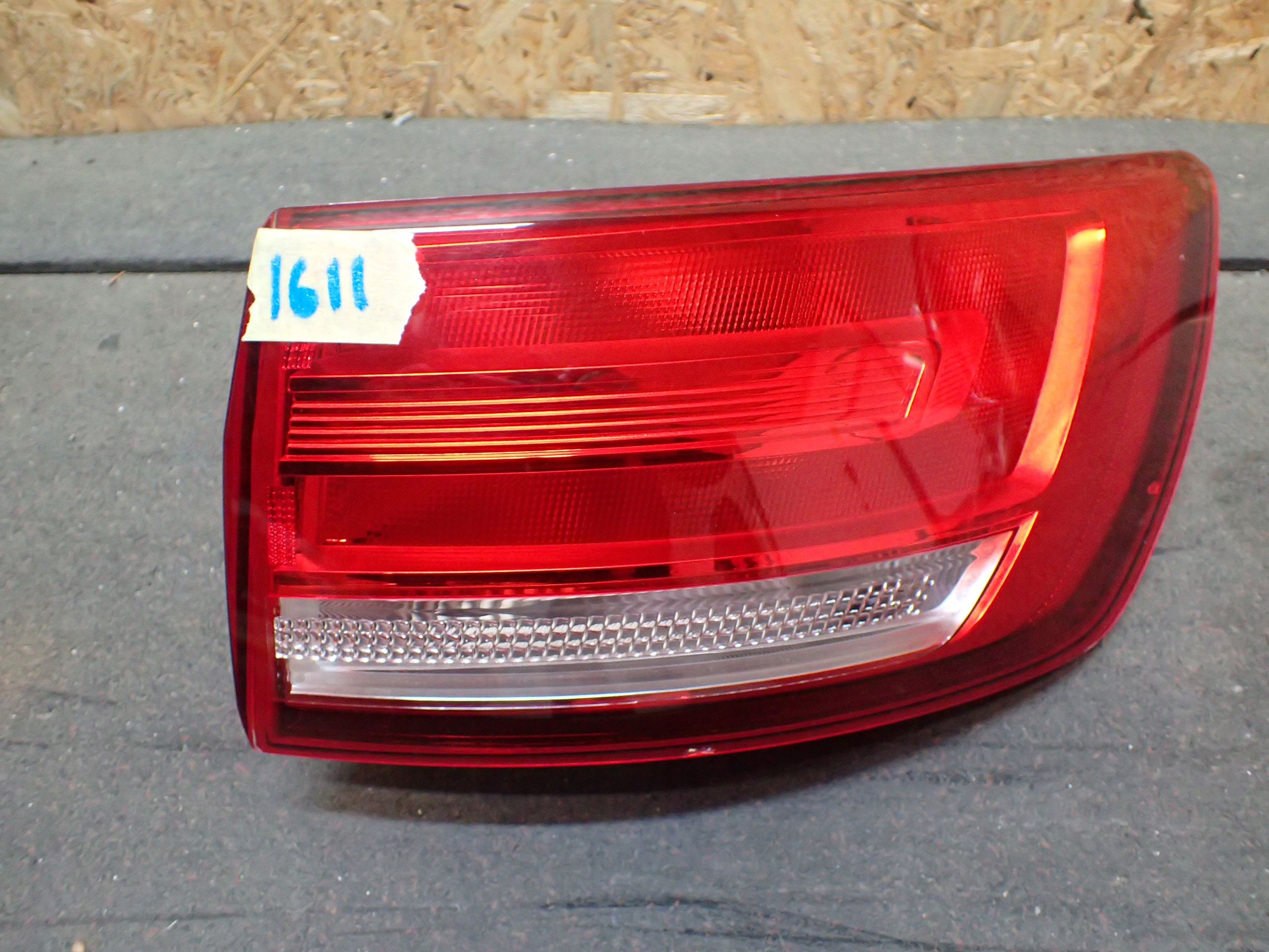 LIGHT REAR PART RIGHT AUDI A4 B9 KOMBI 8W9945070