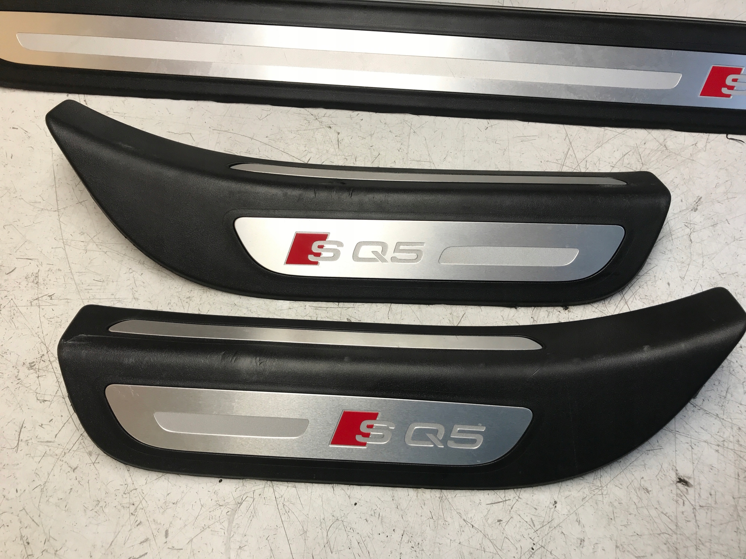 moulding cap threshold AUDI SQ5 KOMPLET8R0853373G