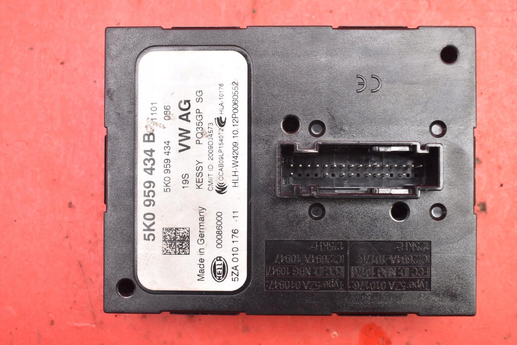 control unit module KESSY 5K0959434B SKODA SUPERB 2 II 2.0 TDI 140 KM 08-13