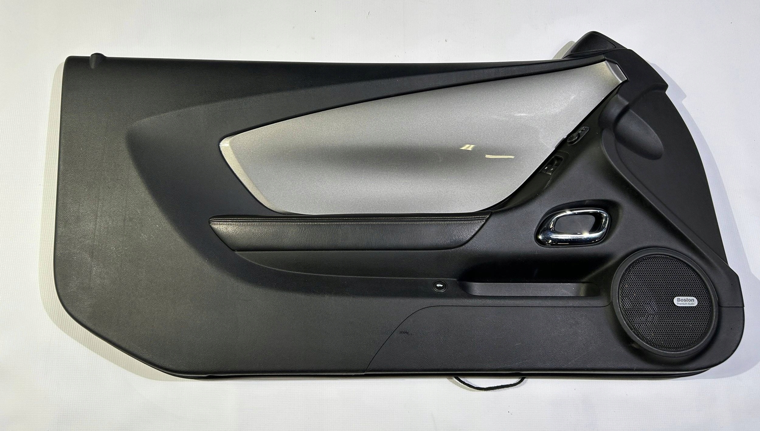 side upholstery side door left front front Chevrolet Camaro 2009