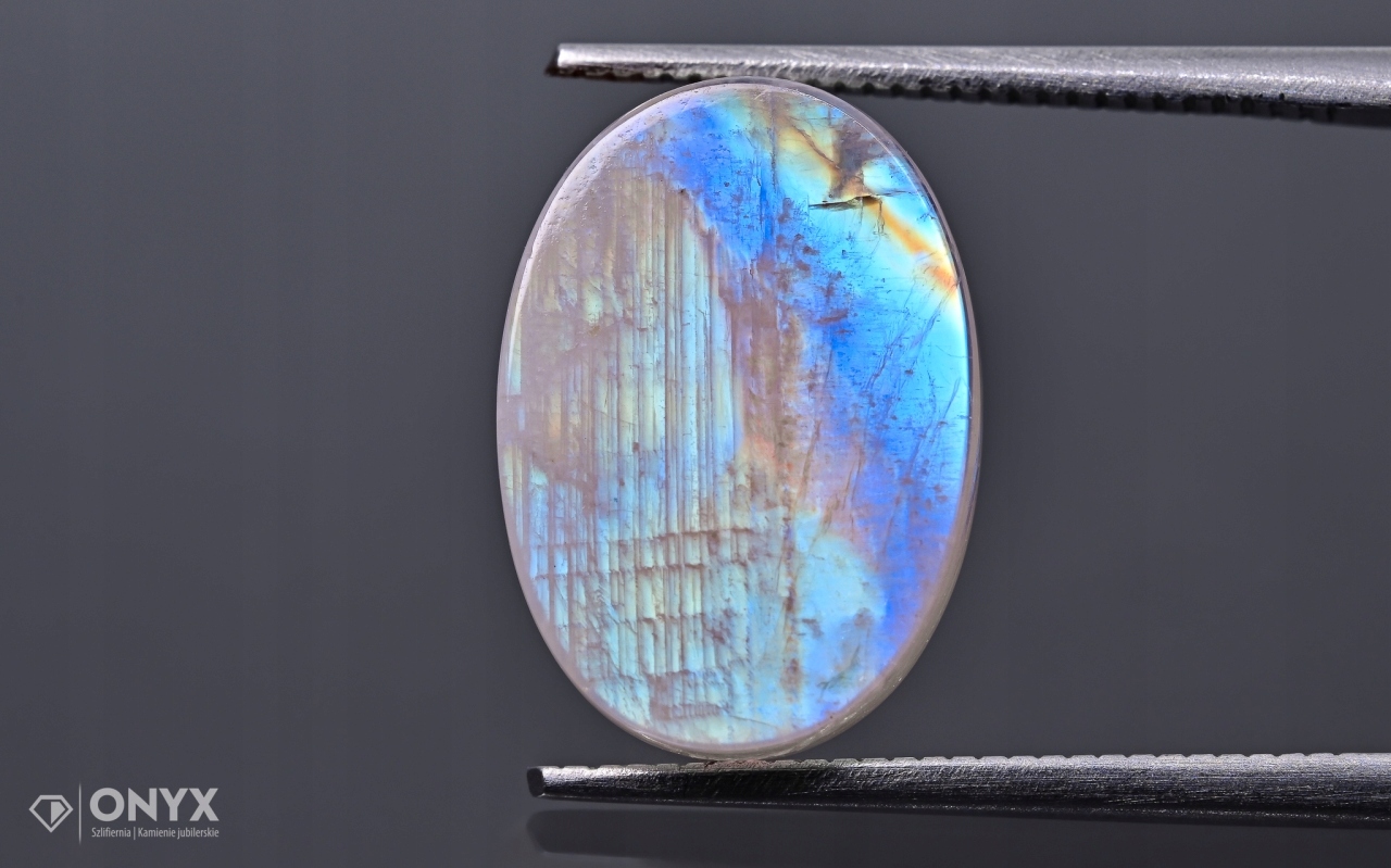 Měsíční kámen mělký ovál 14x10 mm