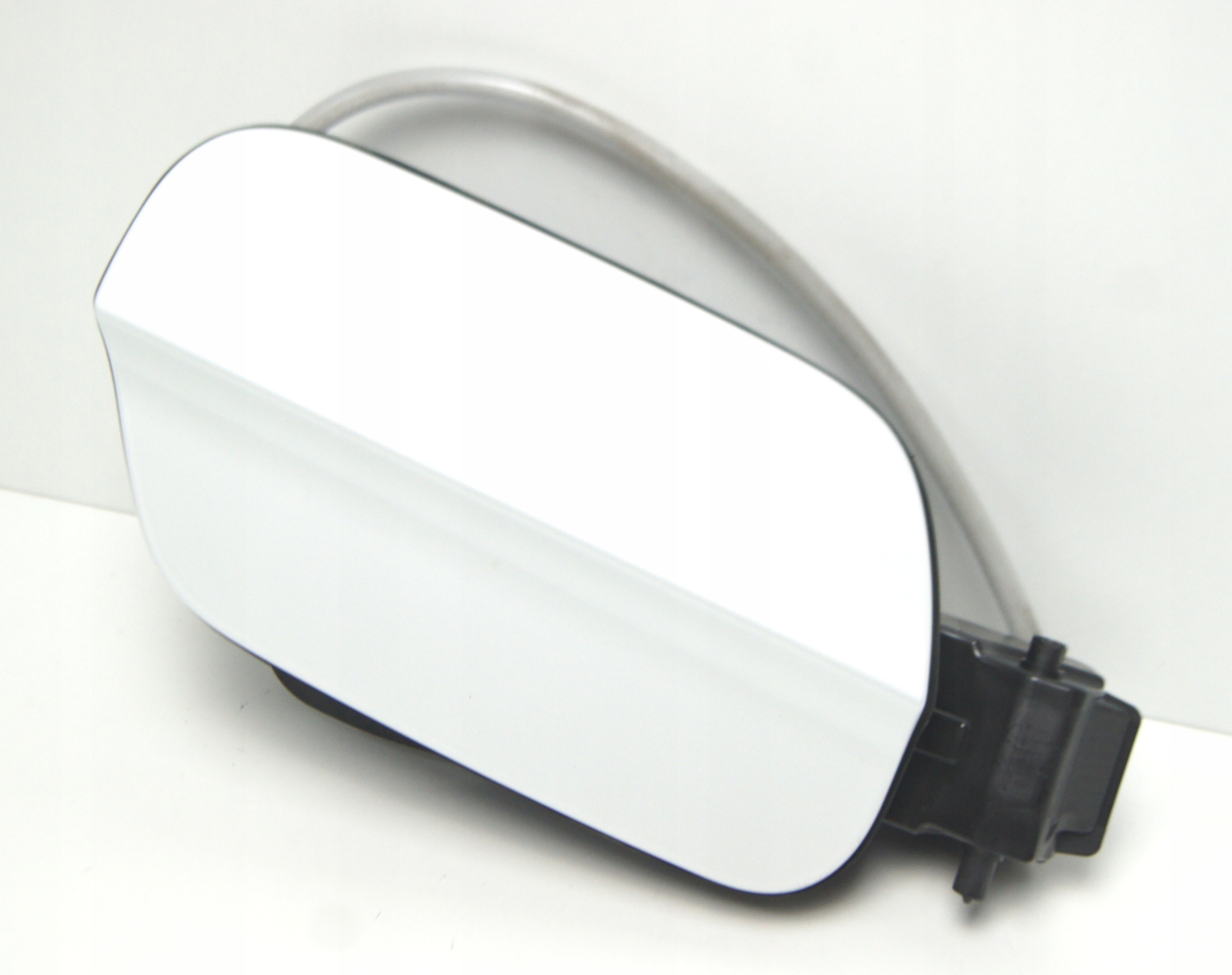 GD TOUAREG III LOK1 КРЫШКА ТОПЛИВНОГО БАКА 760809857A