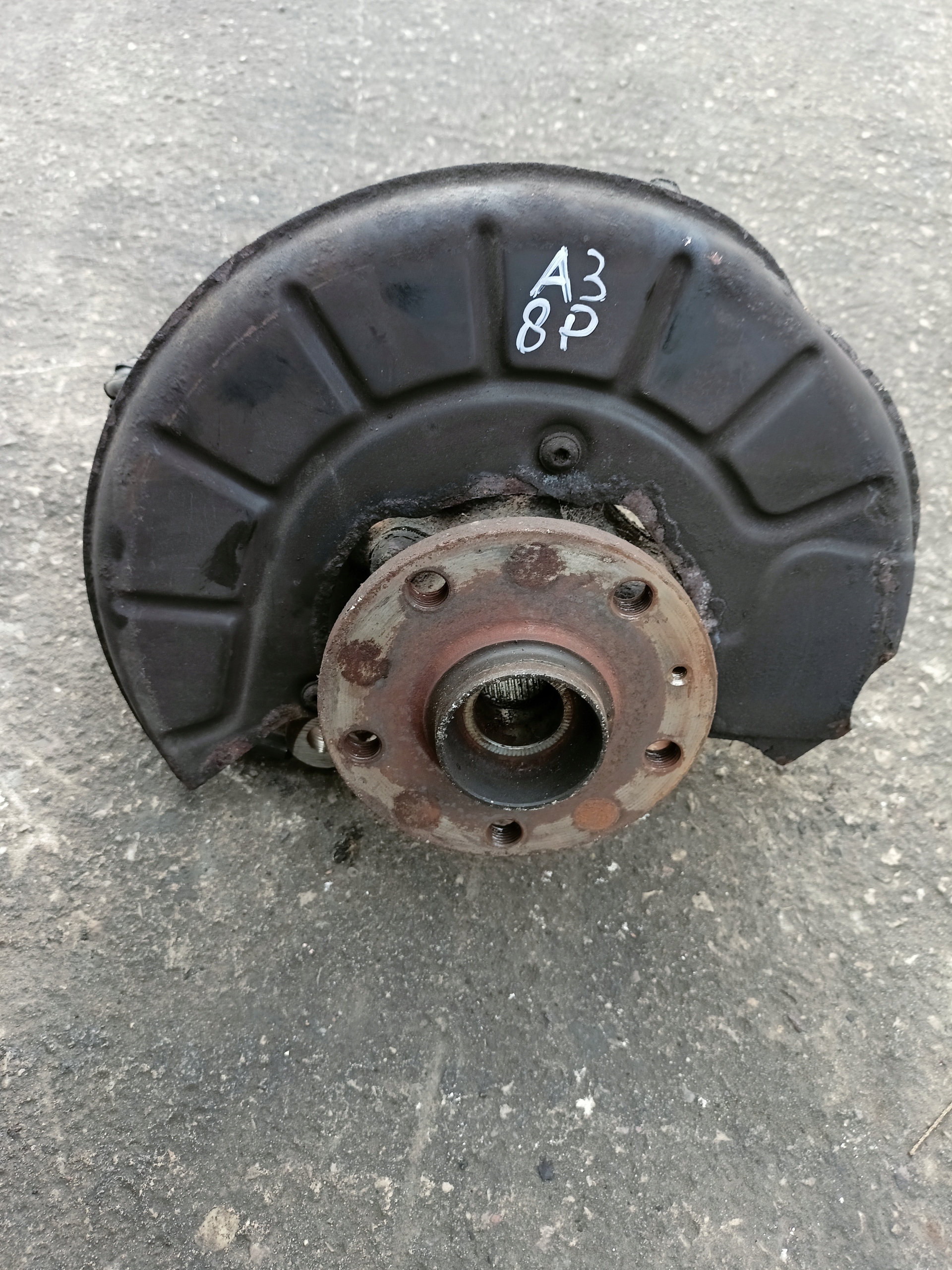 Кроссовер с ступицей левый передний audi A3 8p 1.4