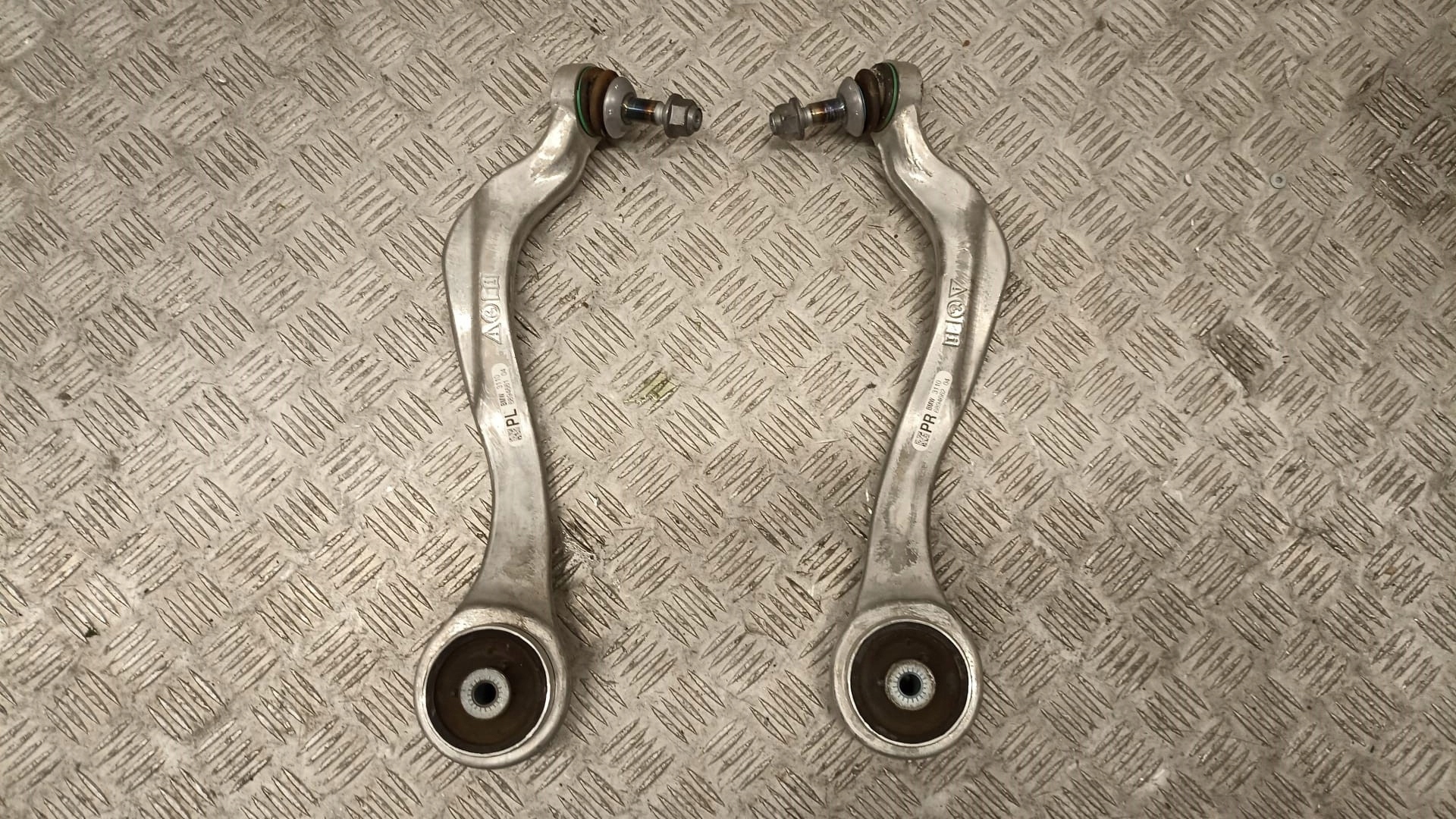 BMW G20 G21 arm left right 6894661 6894662