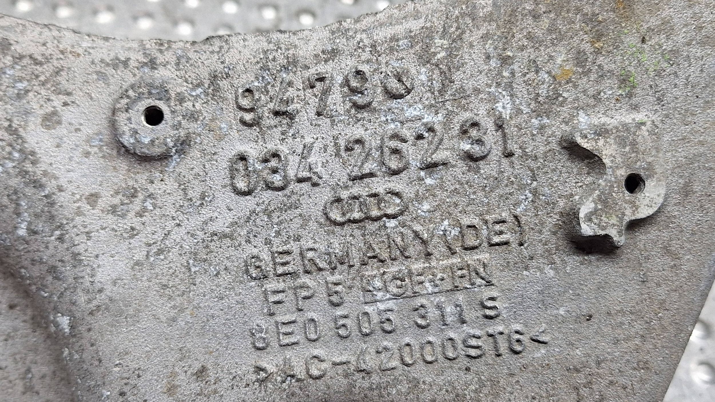 Querlenker links heck 8E0505311S AUDI A4 B6 B7