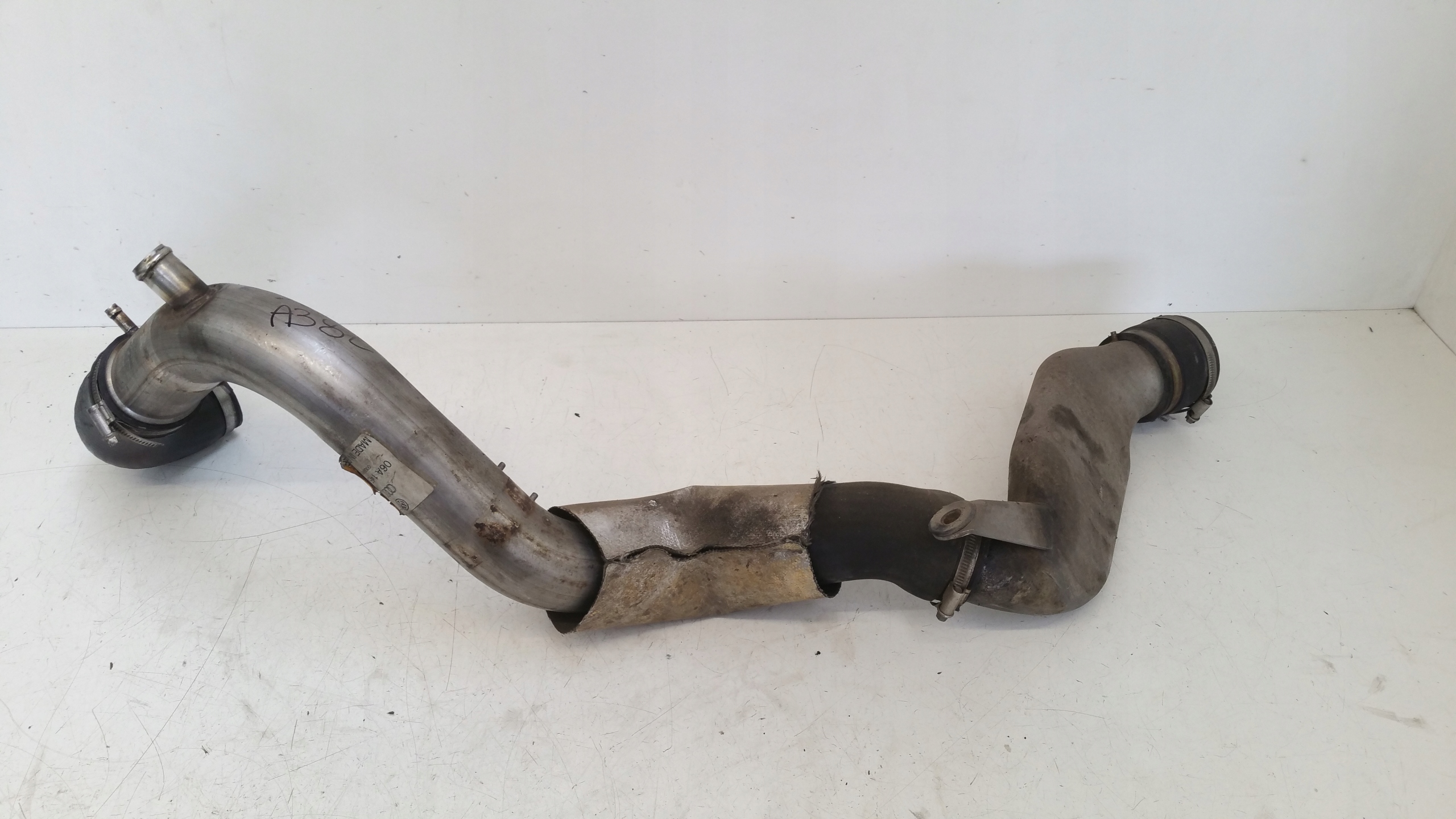 Труба интеркулера 06A145894C Audi A3 8L LIFT