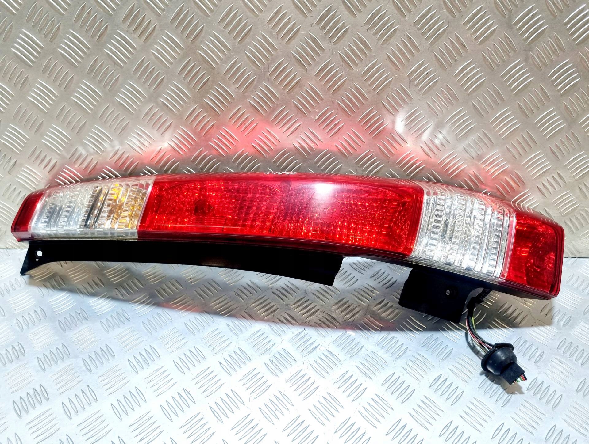 light rear right side Honda CR-V 2 facelift RD9 2006 33500-SCA-E110-M1