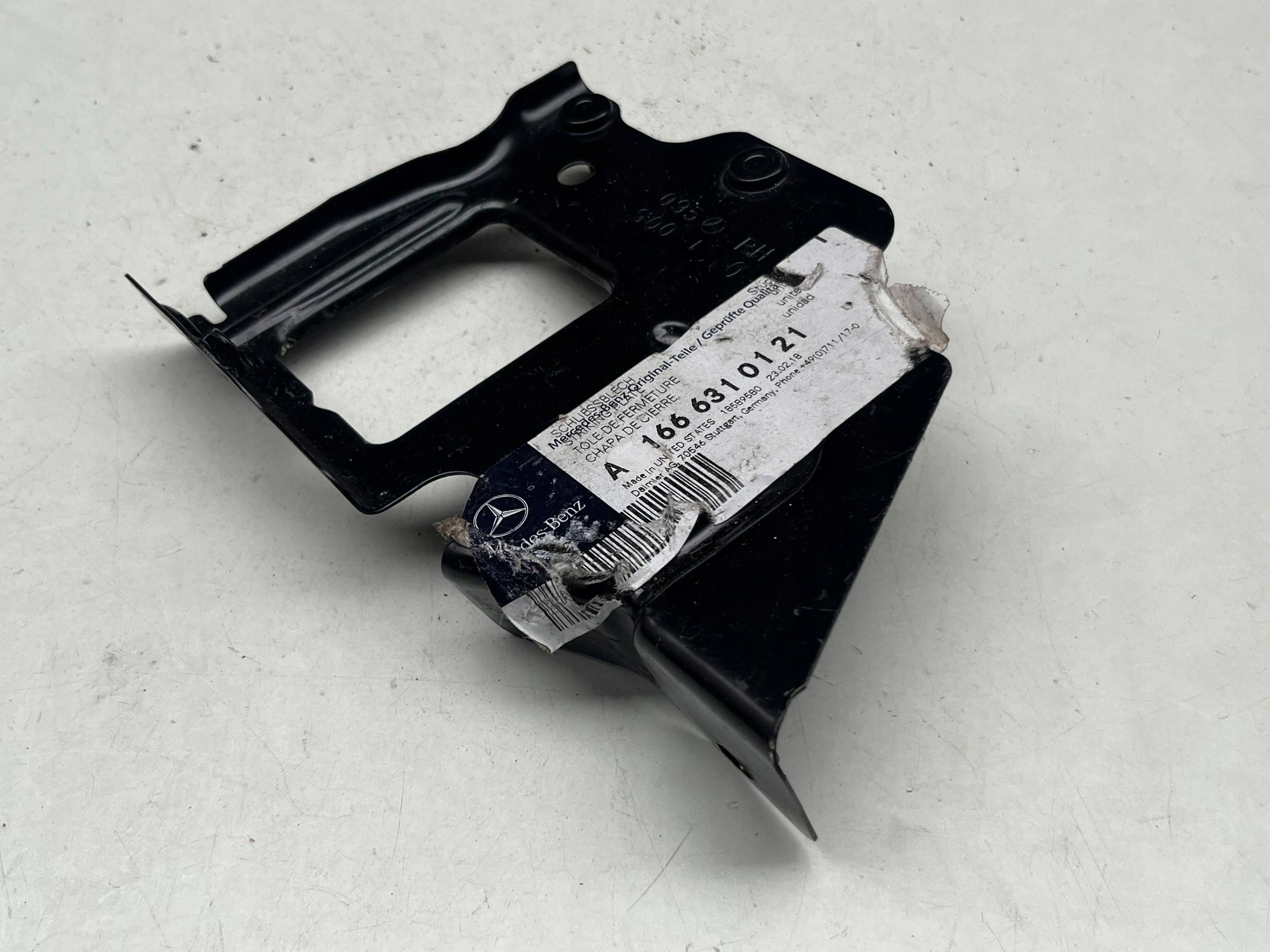 MB GL-CLASS X166 hook of a lock bonnets, right plate A1666310121 2015 !J