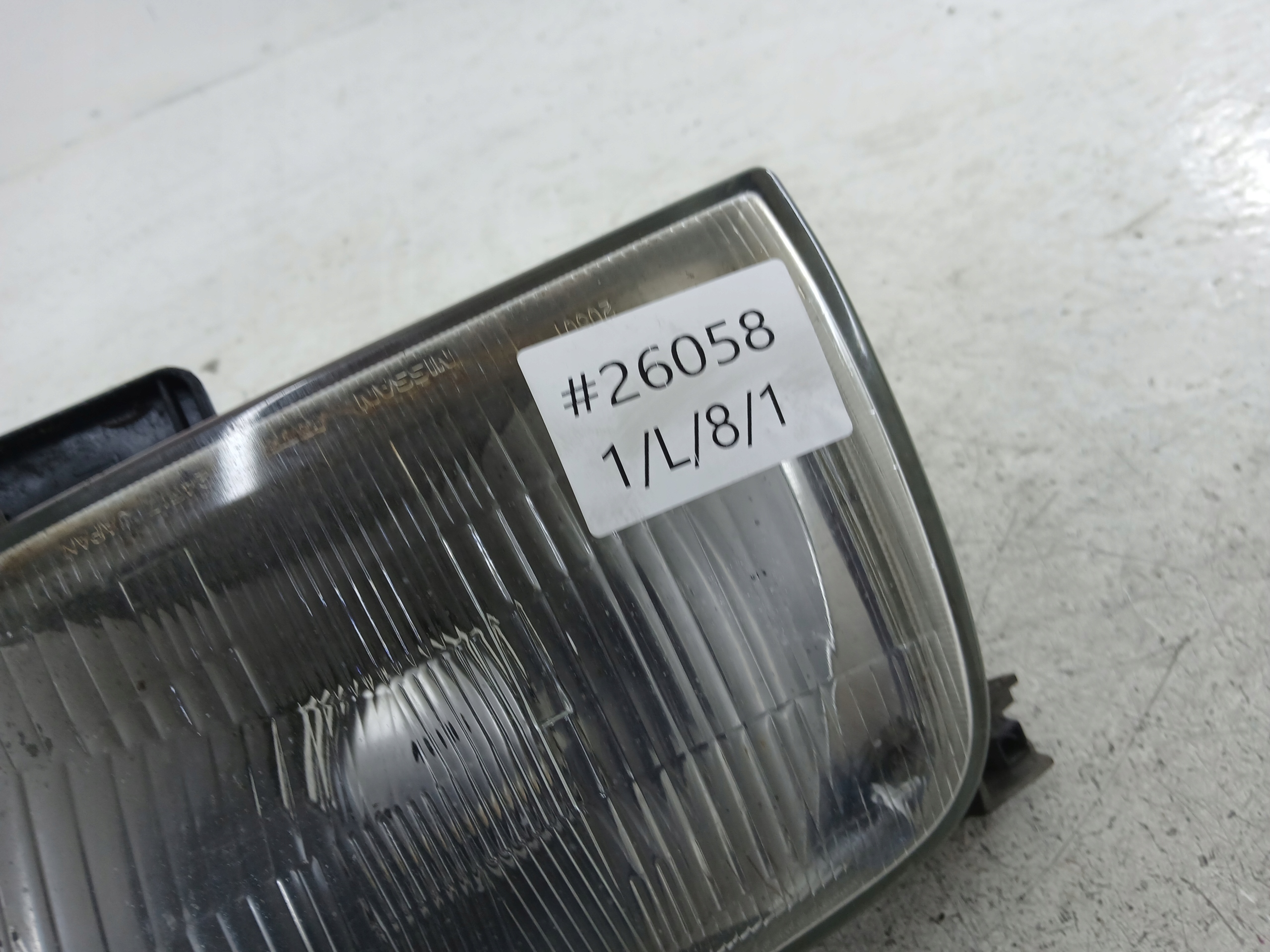 NISSAN NAVARA D22 light left front EUROPA