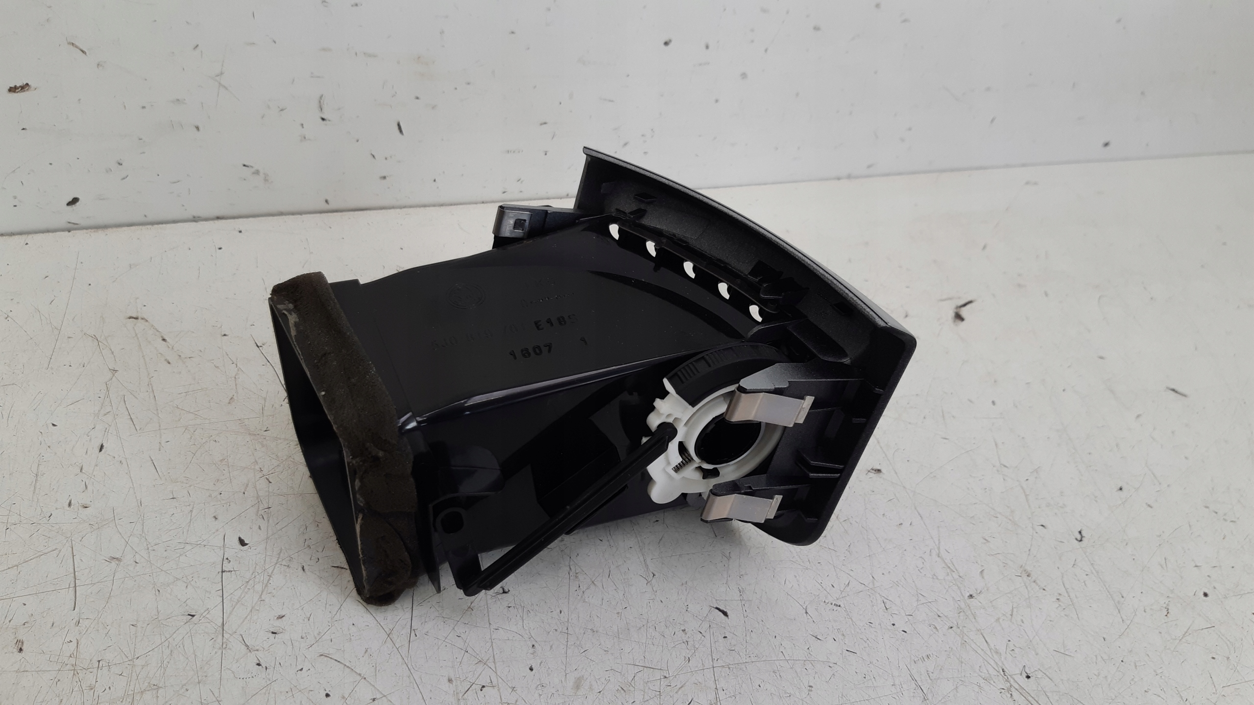 grid air conditioning devices left 5J0819701E Skoda Roomster
