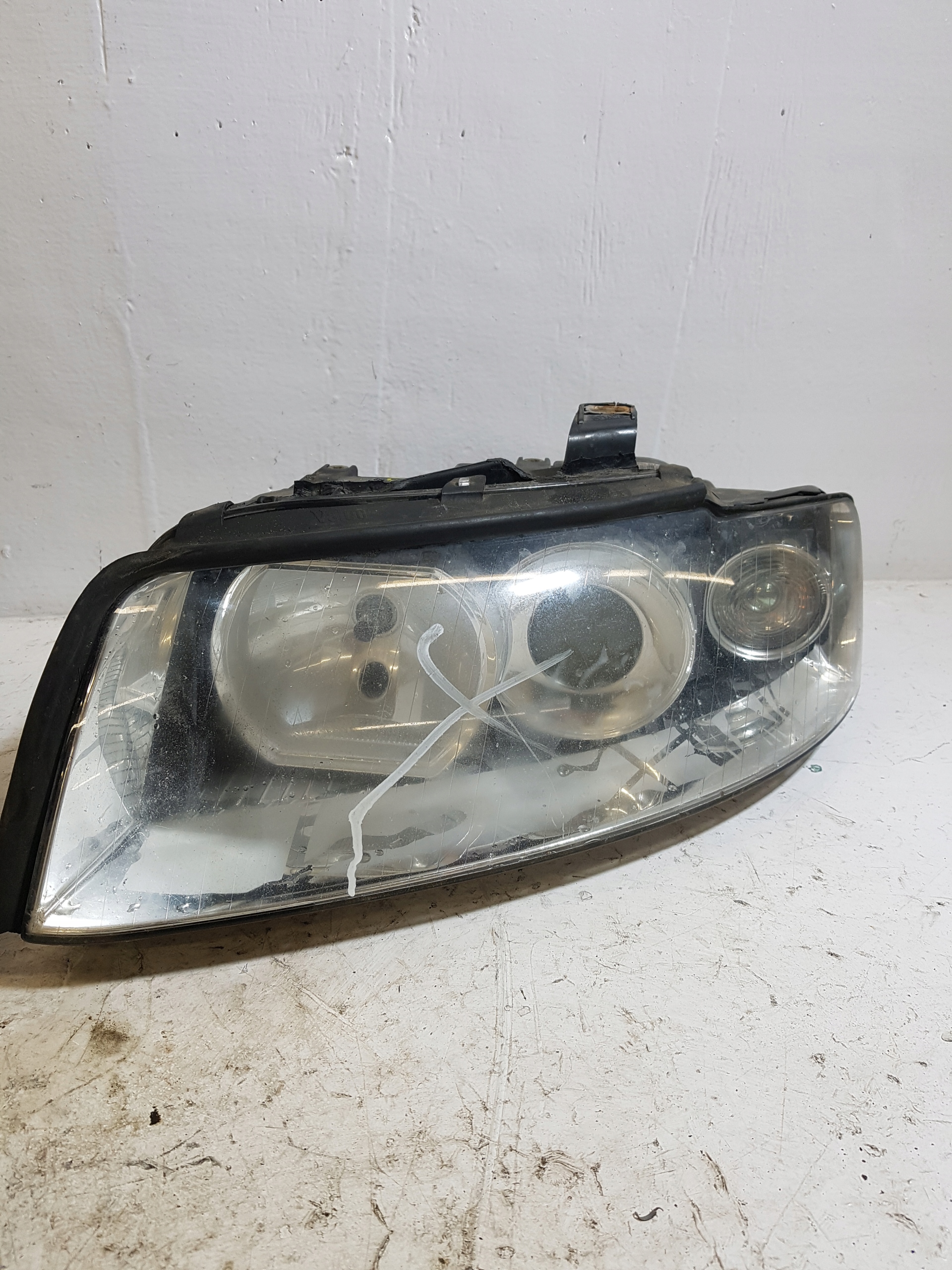 light left front AUDI A4 B6 XENON 8E0941003S