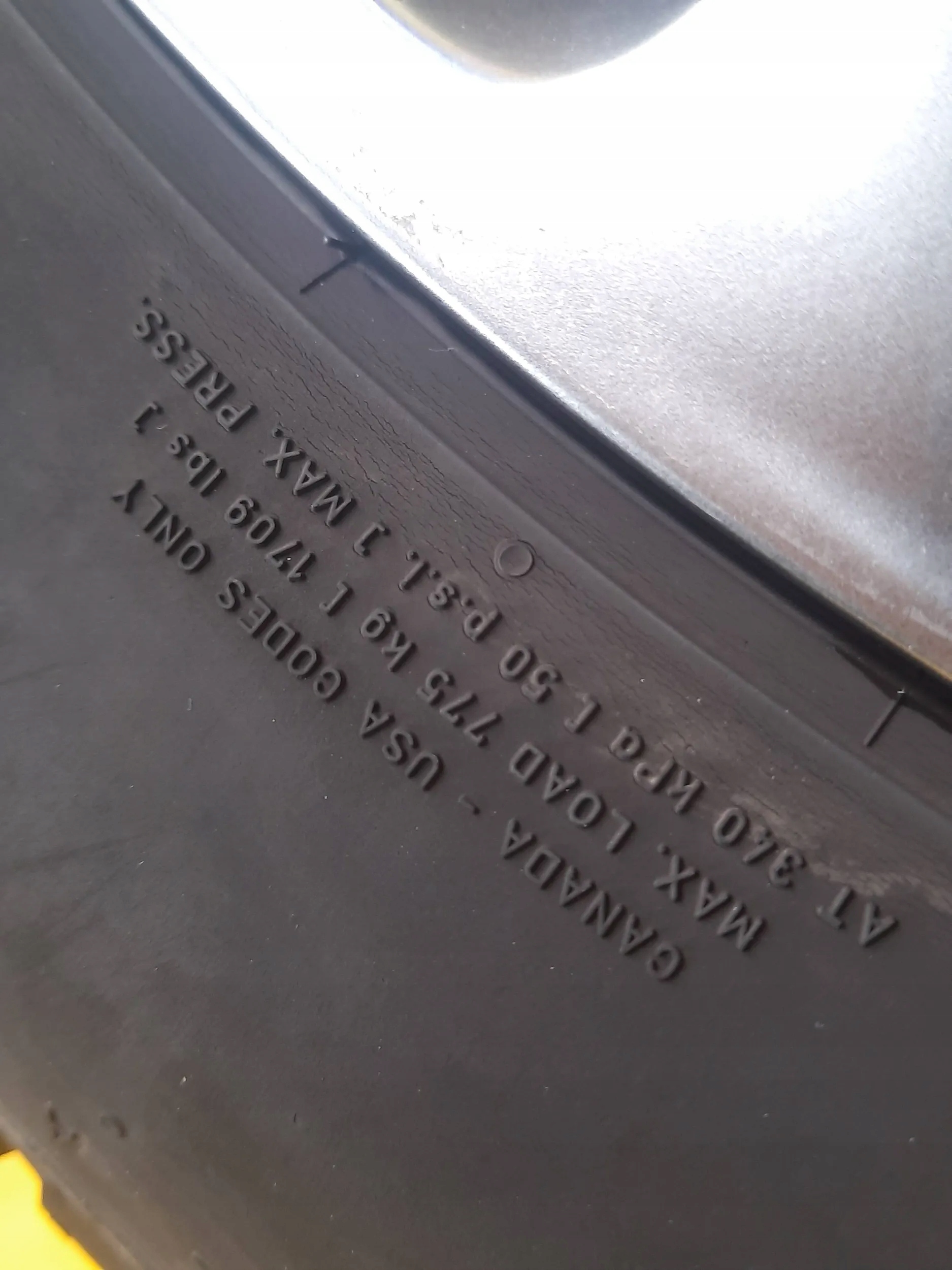 Mazda CX-3 CX-30 KOMPLET OPON Z ALUFELGAMI Liczba felg w ofercie 4 szt.