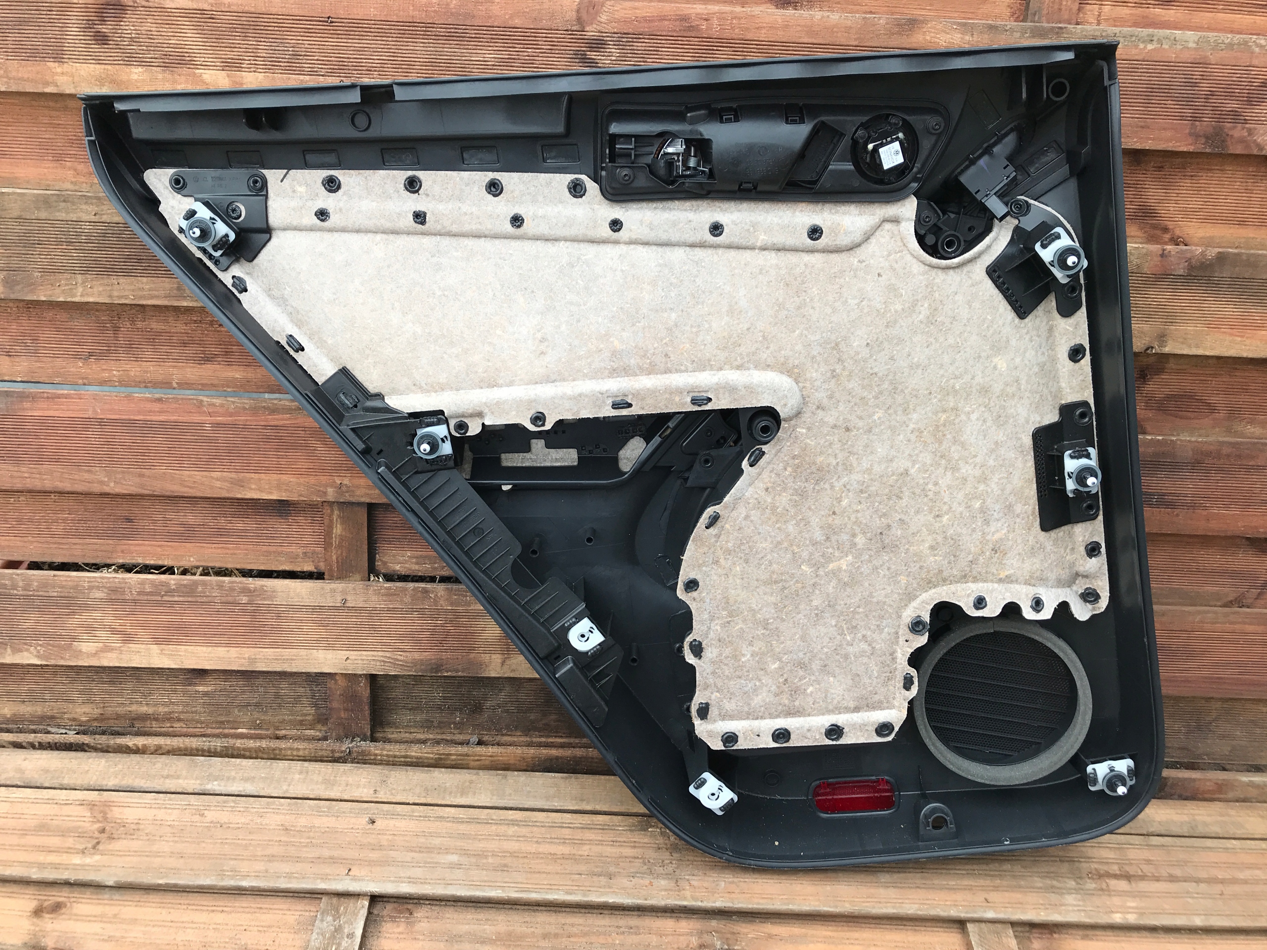 side door right rear part VW TIGUAN 5N0867212