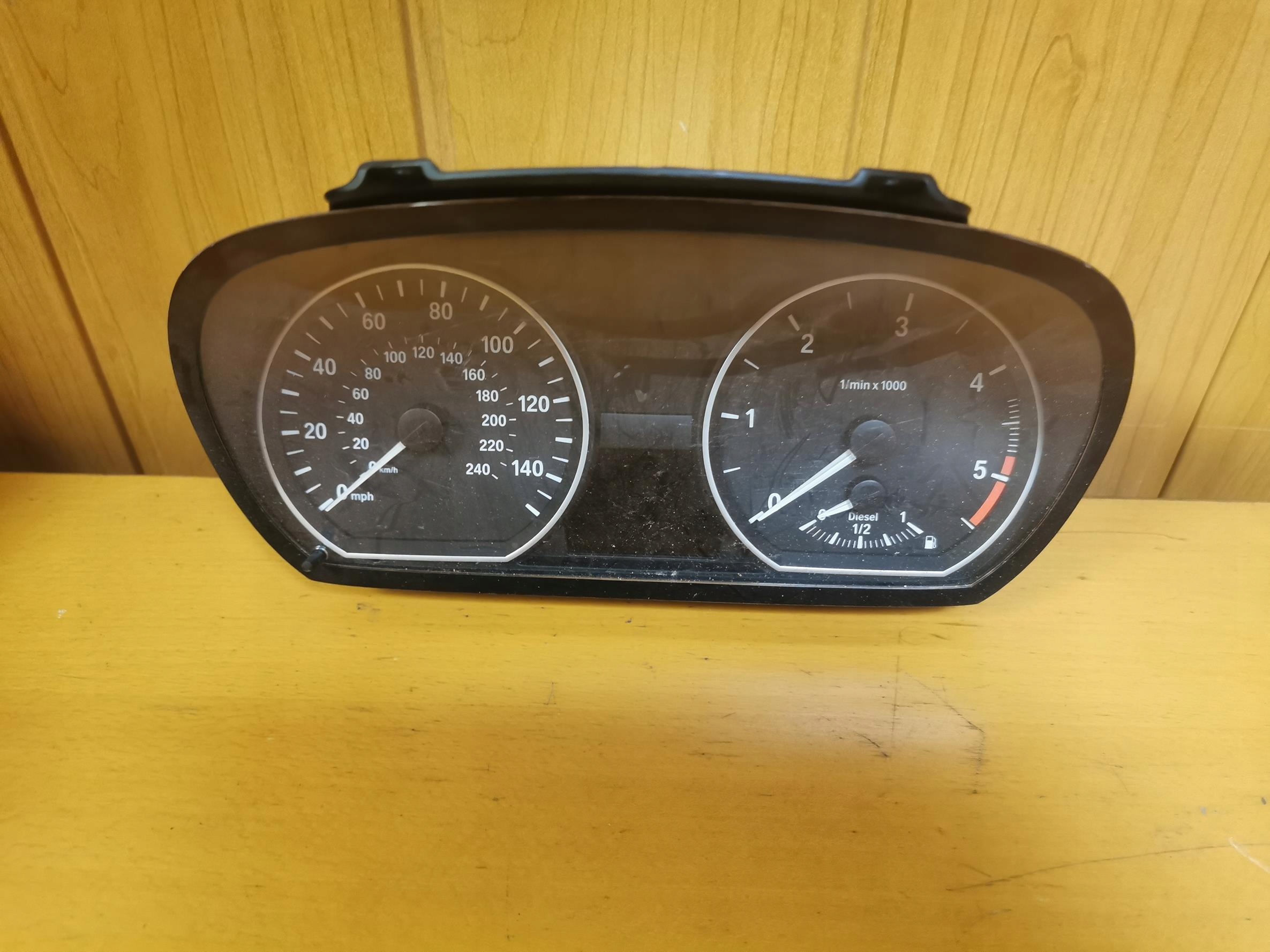 dials dials BMW SERIA 1 E82 E88 2.0D 9242333-01