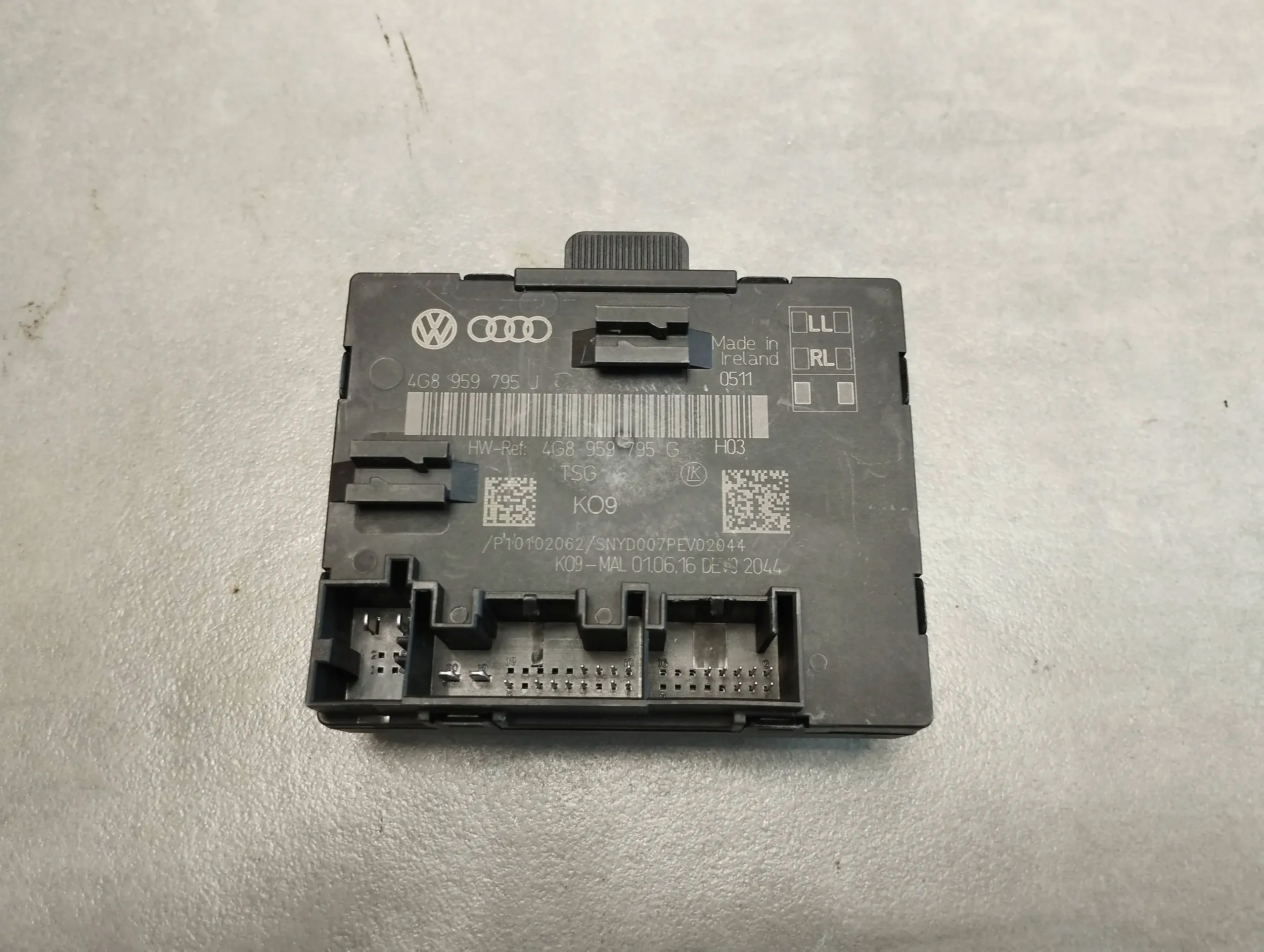 Audi A6 C7 4G module door left rear part 4G8959795J