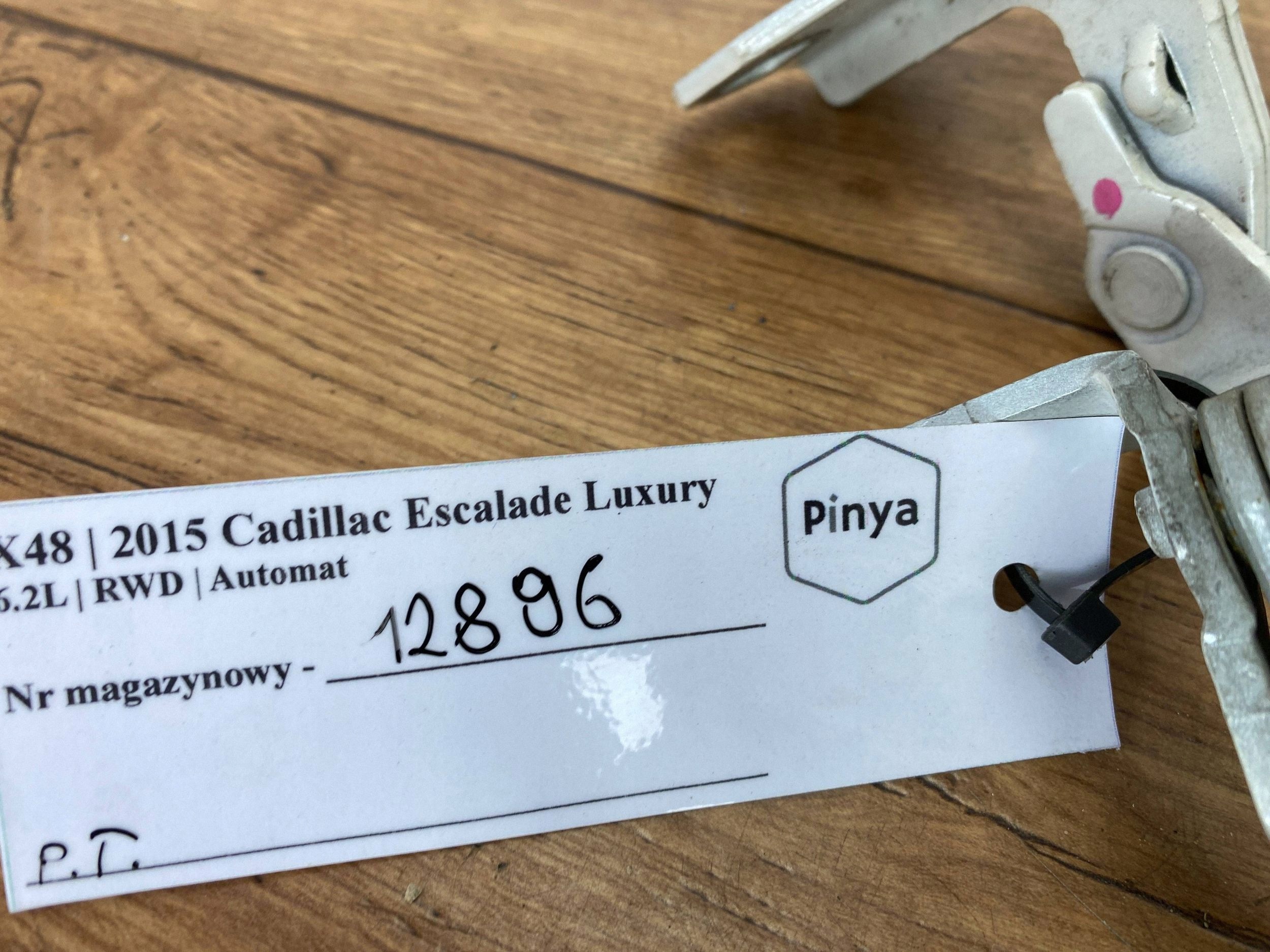 scharniere Tür tylnych prawych Cadillac Escalade IV 2015+