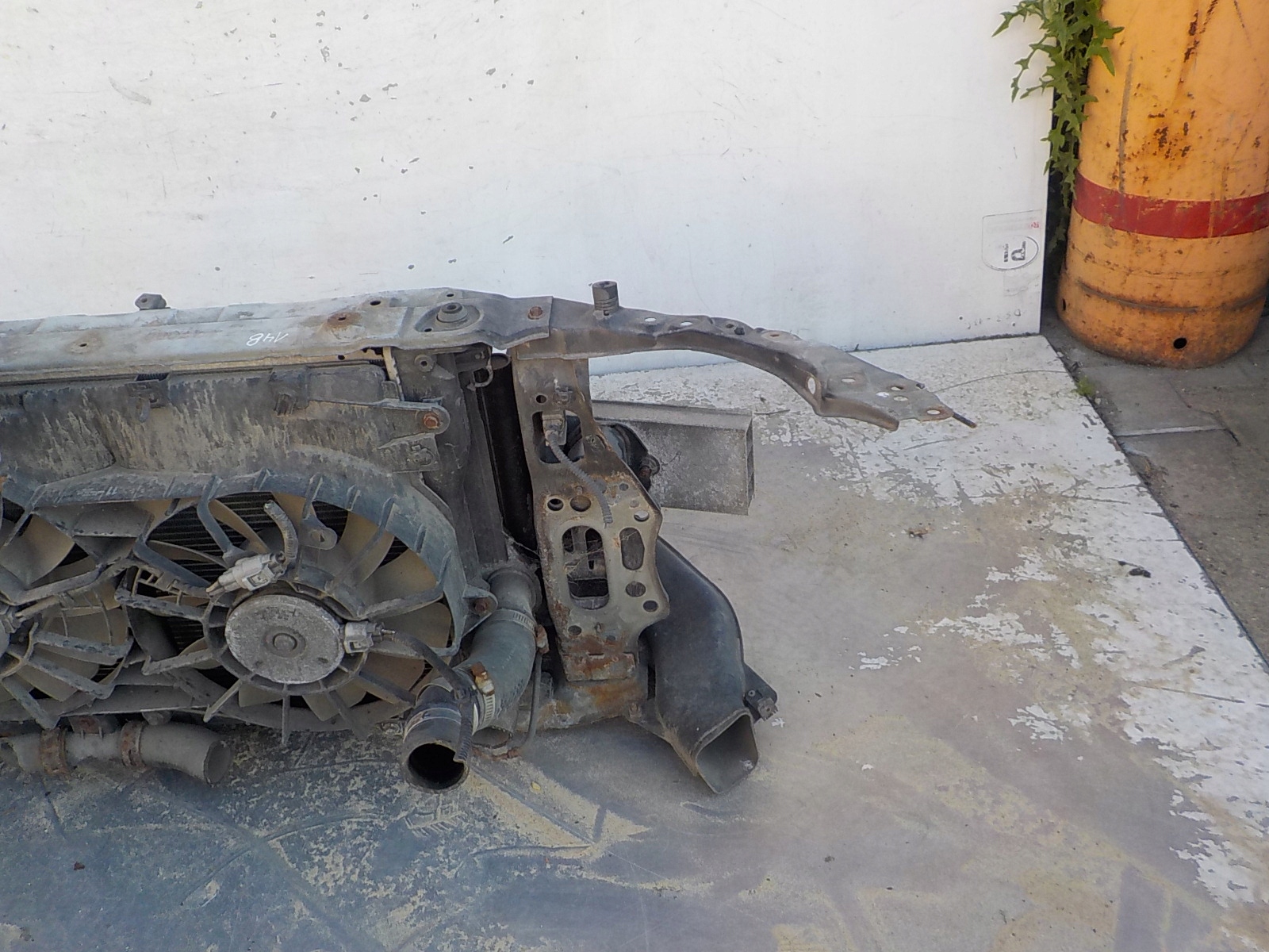 148 LEXUS IS II 220 DIESEL support panel for radiators sider radiator