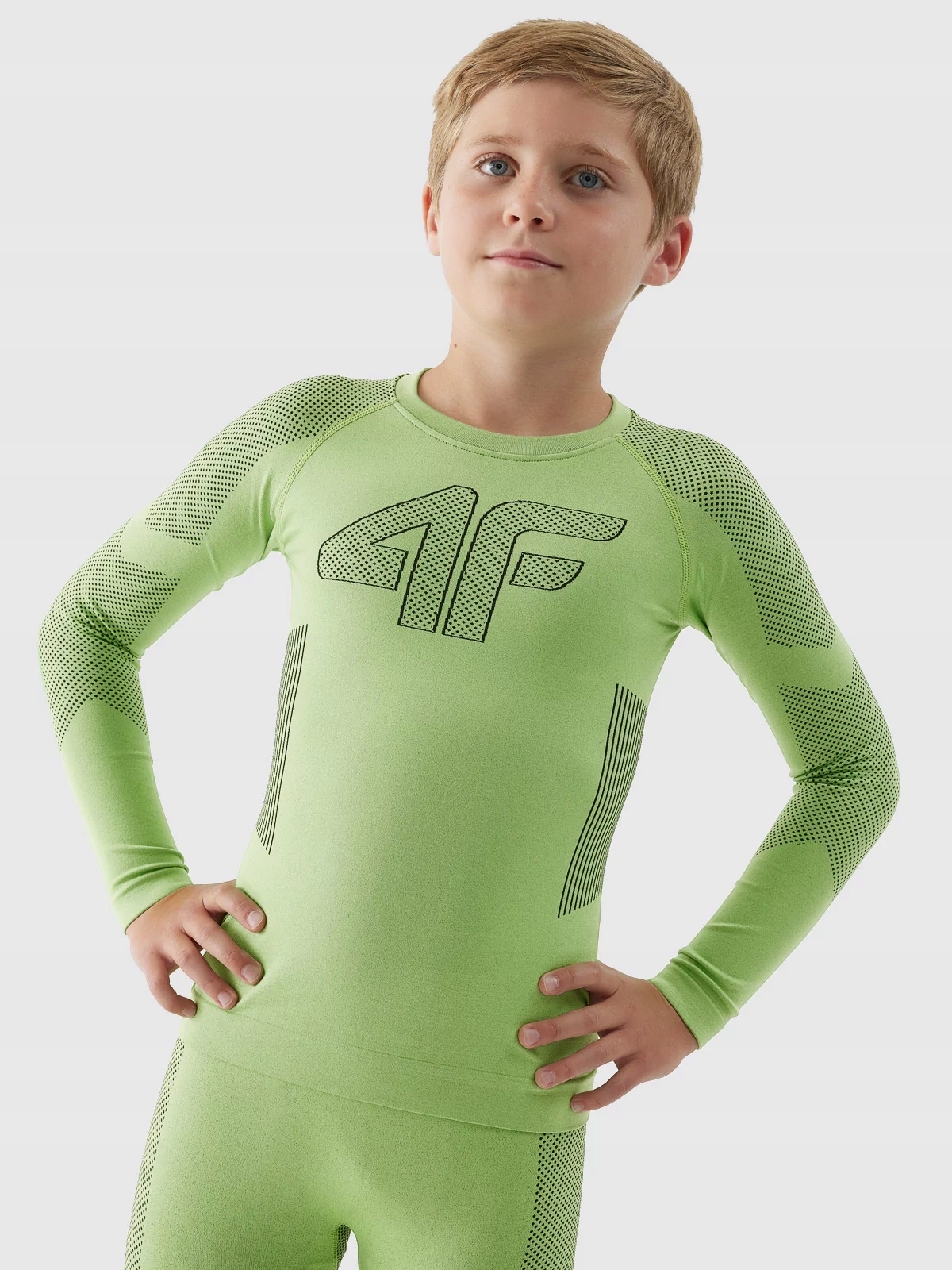 BIELIZNA TERMOAKTYWNA DZIECIĘCA 4F GÓRA DÓŁ ZESTAW SPORT AW23M093 164 Wiek dziecka 5 lat +