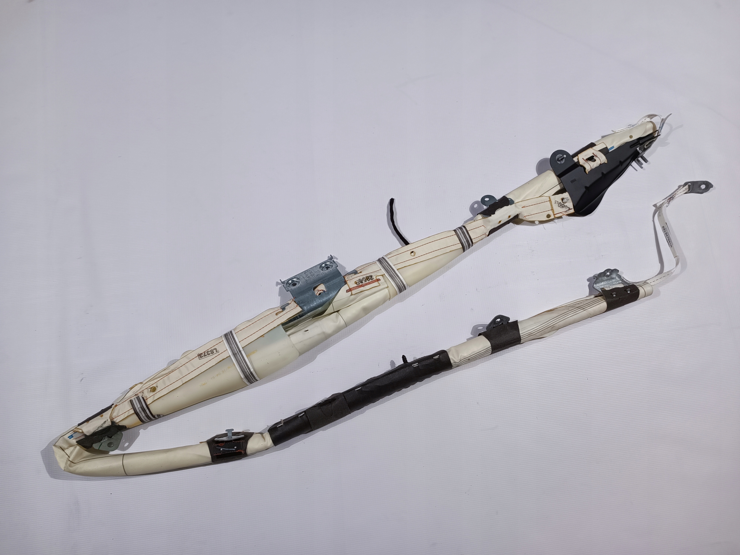 LINCOLN Continental 2017 левый Подушки