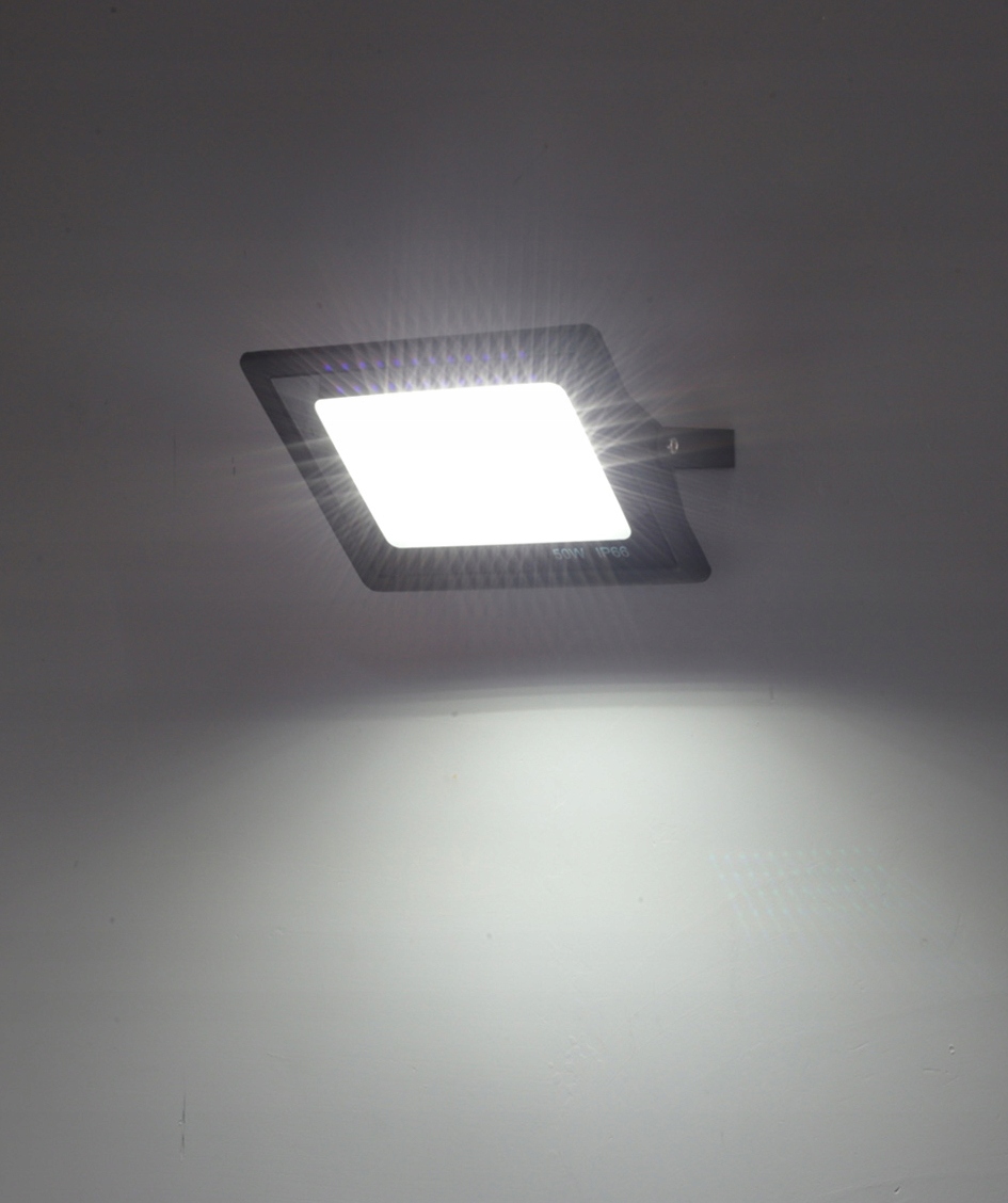 Halogen LED Naświetlacz Reflektor 100W IP65 Slim PREMIUM MOCNY SuperLED Temperatura barwowa 4000 K