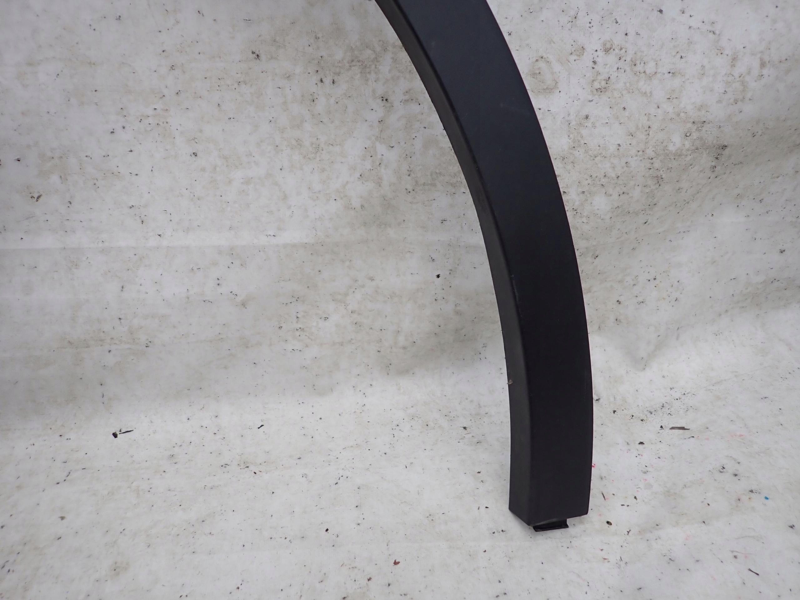 TESLA MODEL Y 20-> moulding cap left front