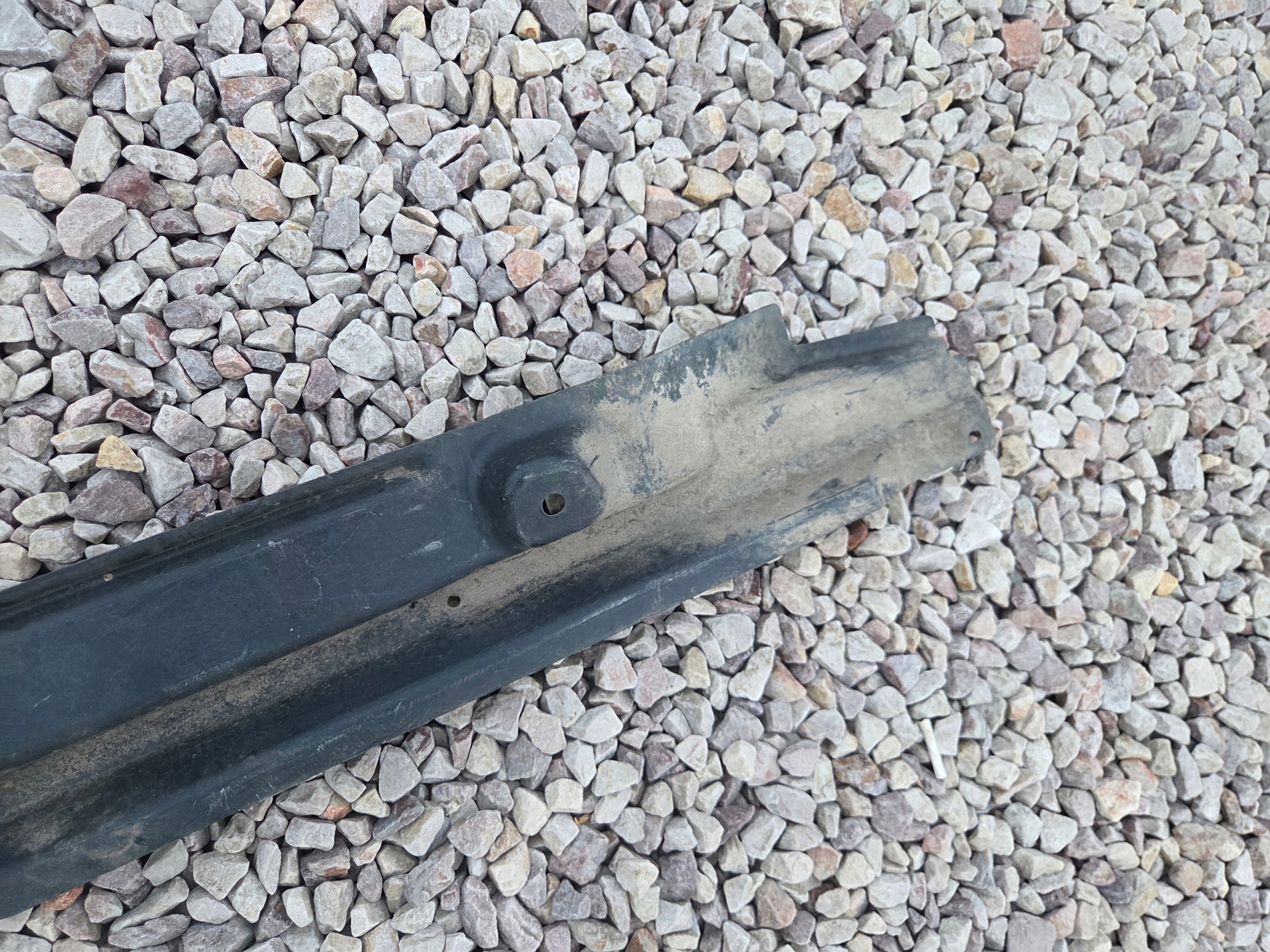 cover floor chassis left Volkswagen transporter 7E3825311