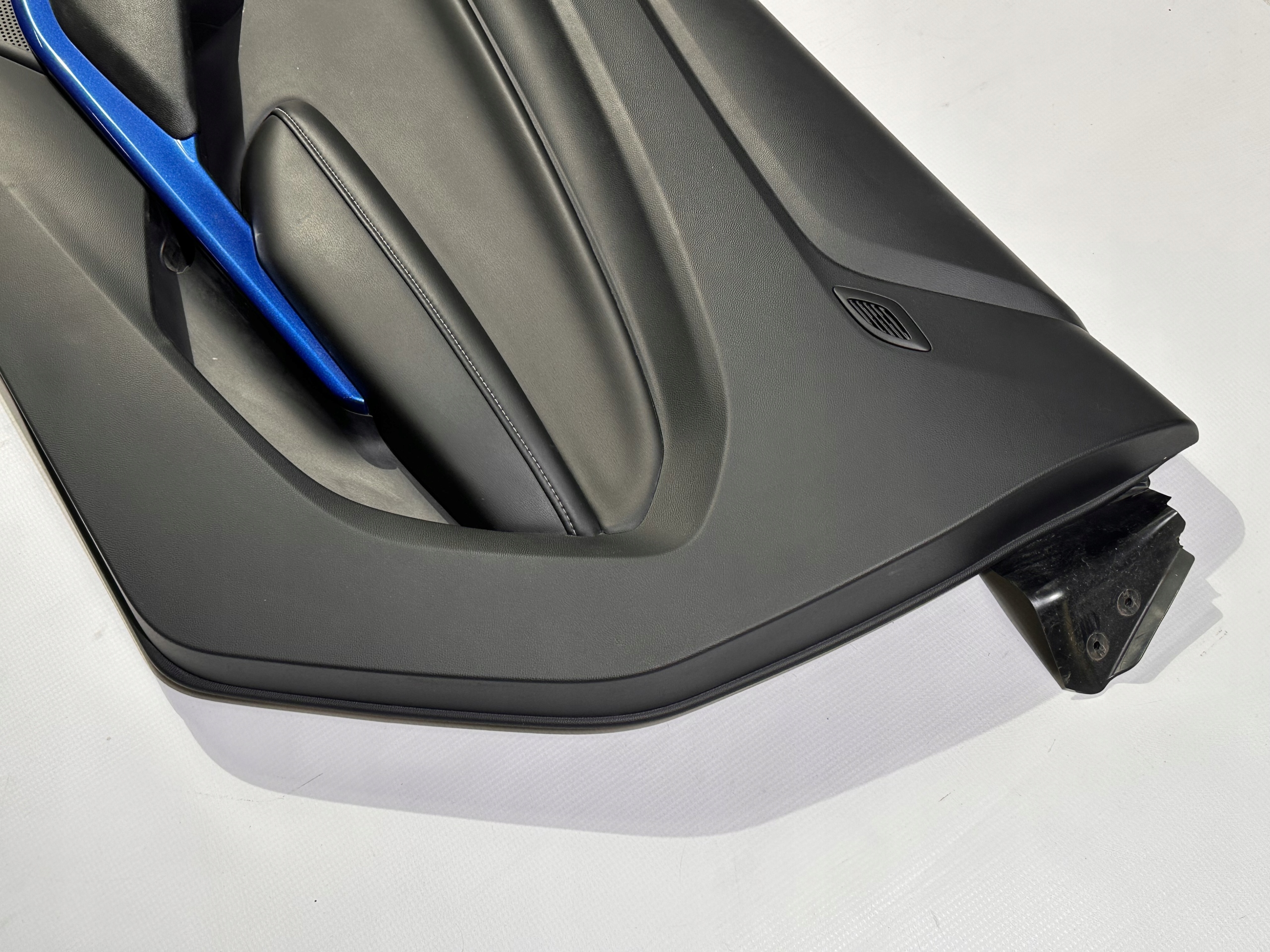 side upholstery side door right front front Chevrolet Camaro 2016+