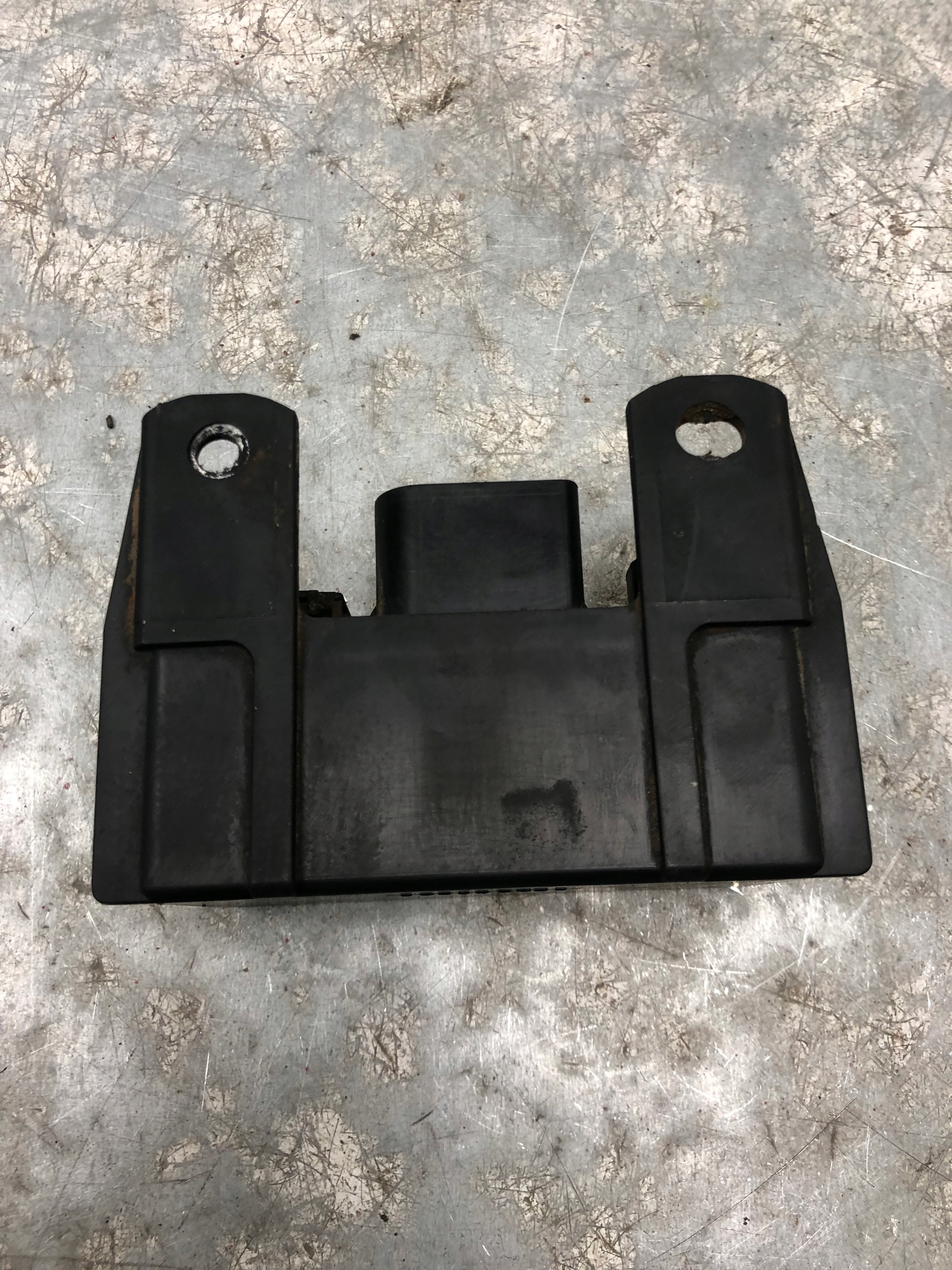 relay plugs 6 PIN MERCEDES W211