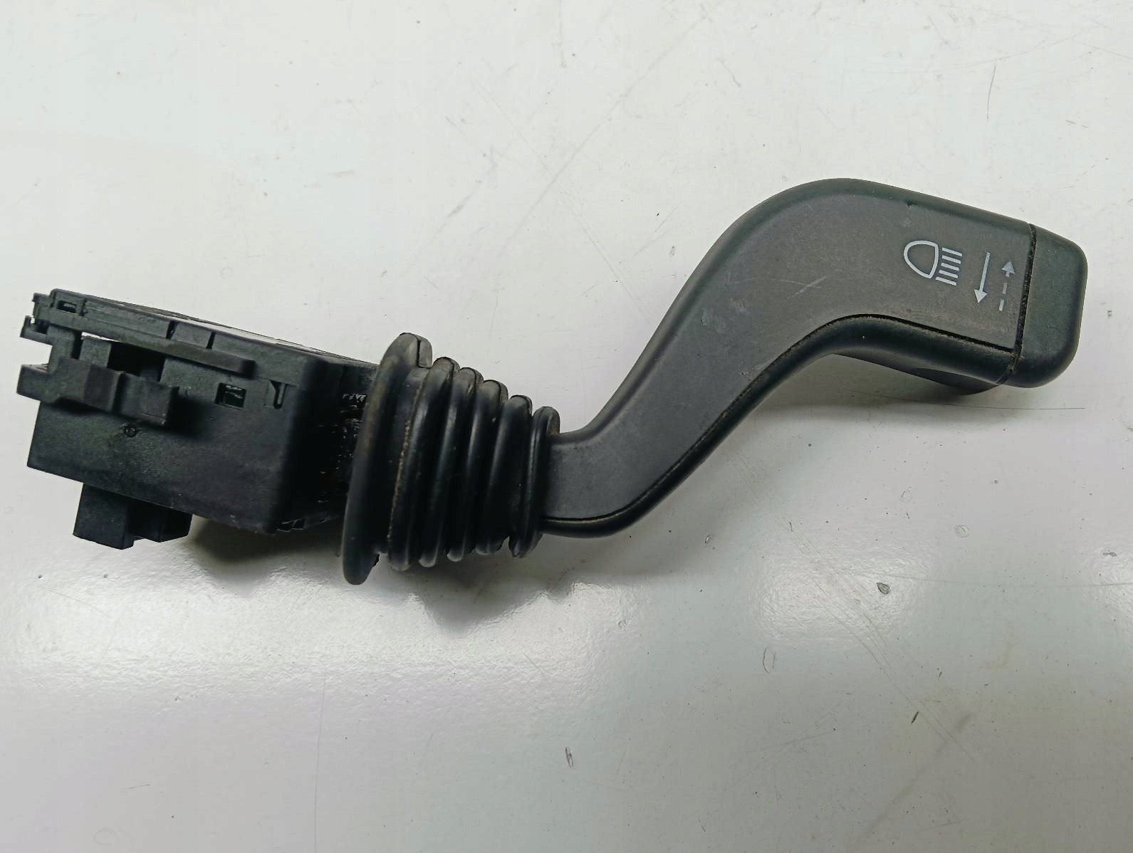 Bouton Indicateurs de direction 4 Pin Opel Corsa C 09185413