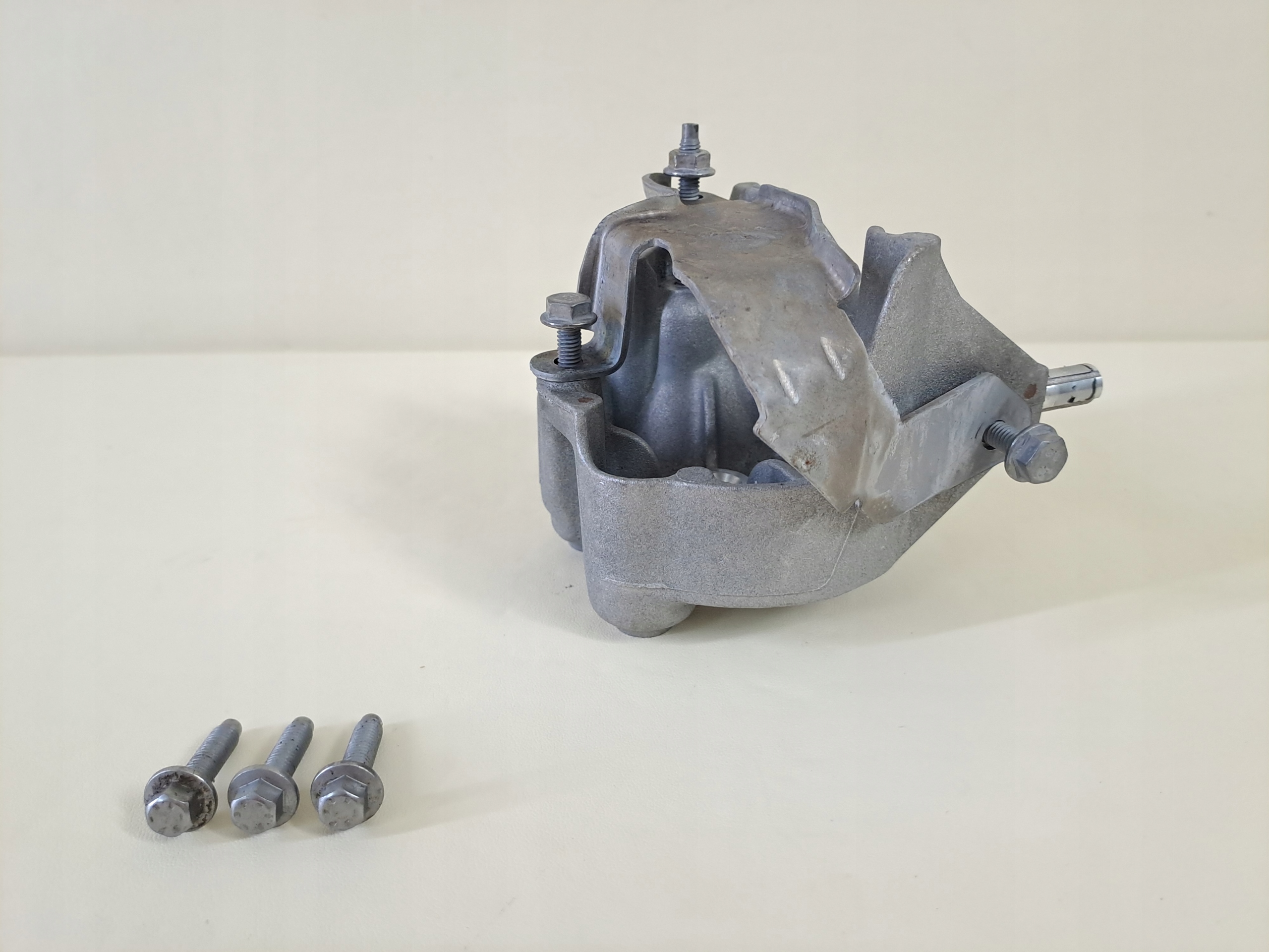 RIFTER 20r WSPORNIK OBUDOWA ZAWORU POMPY PALIWA za 69.00PLN