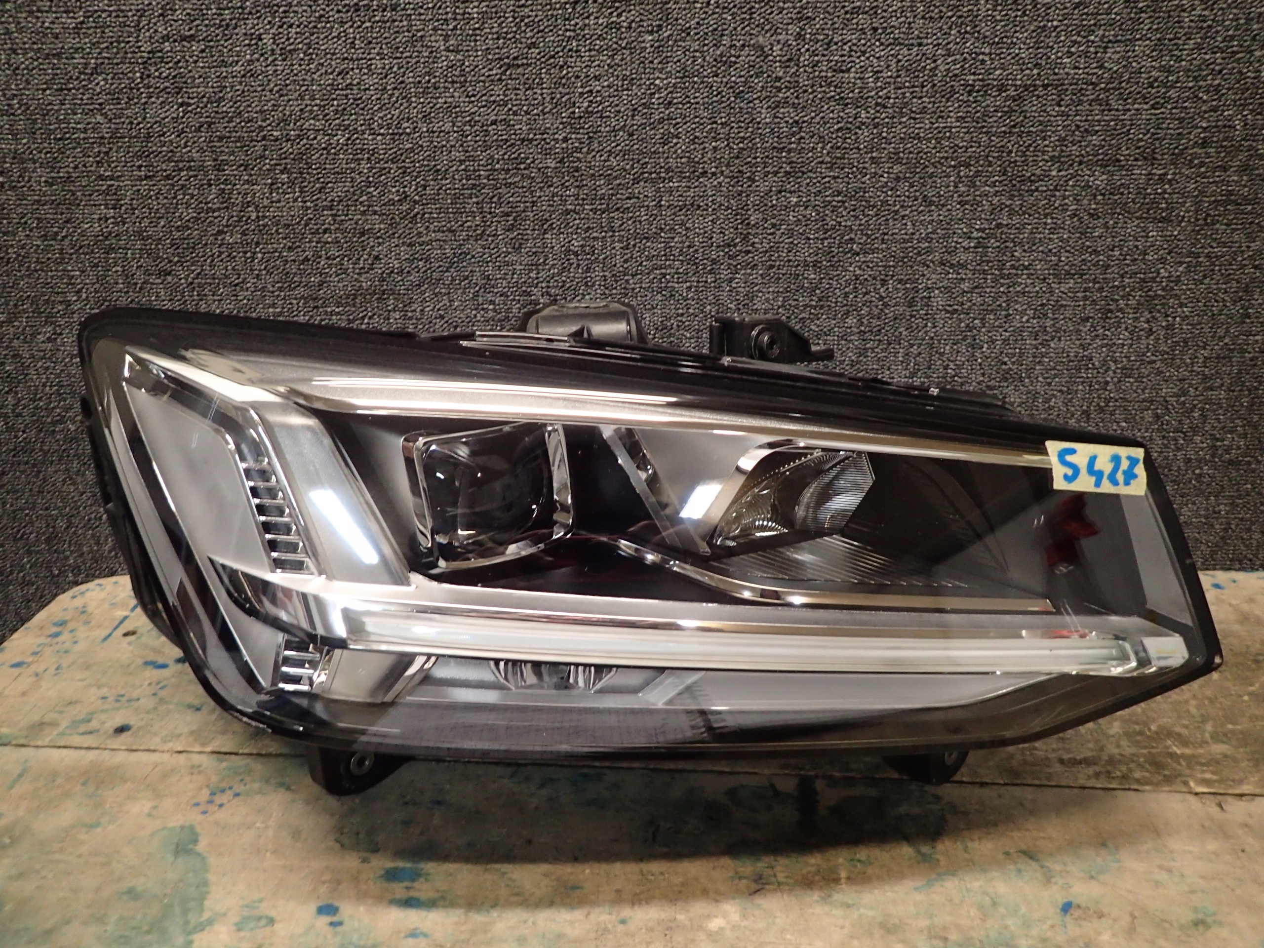 LIGHT FRONT RIGHT AUDI Q2 FULL LED 81A941034