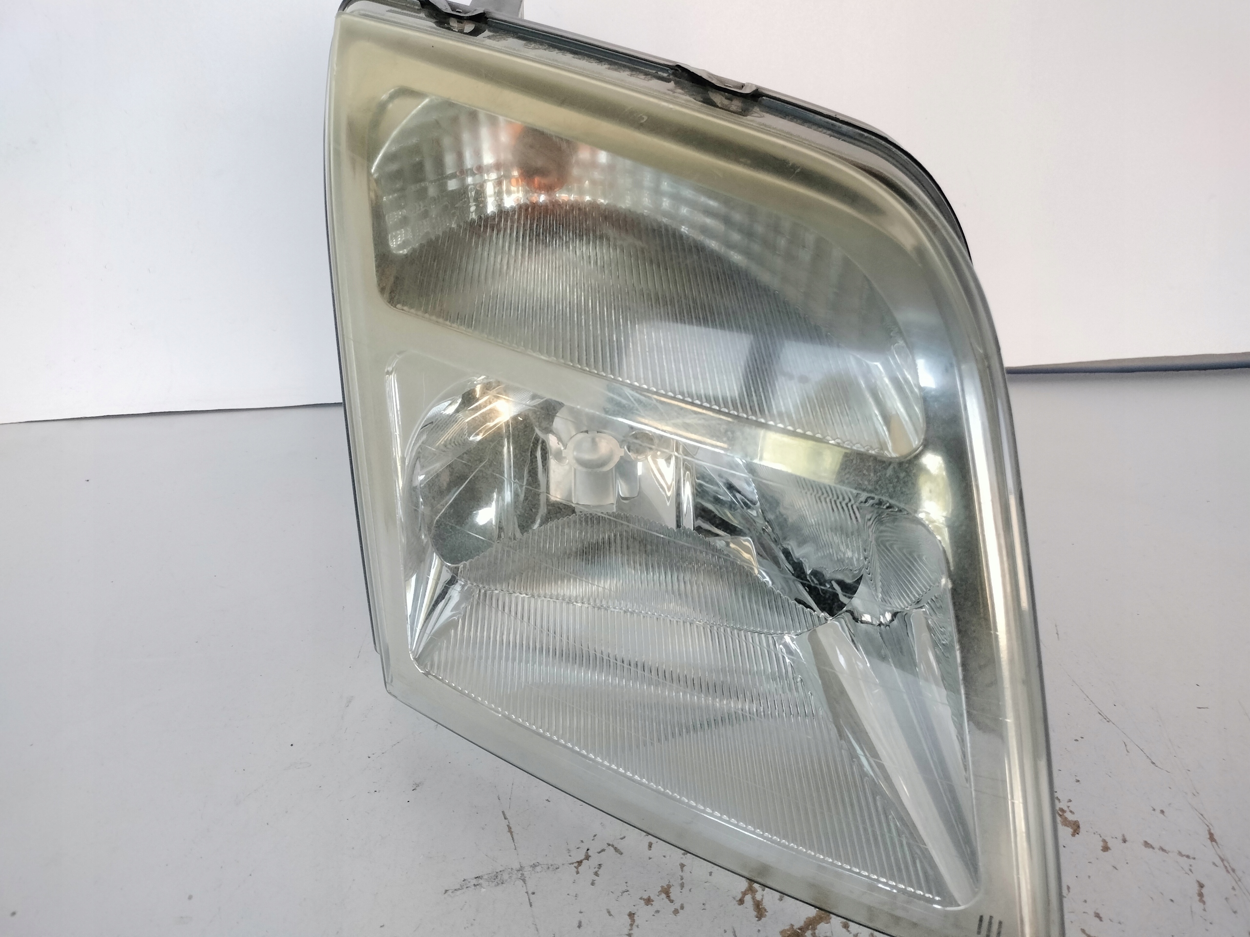 LICHT RECHTS REFLEKTOR FORD TRANSIT CONNECT 02