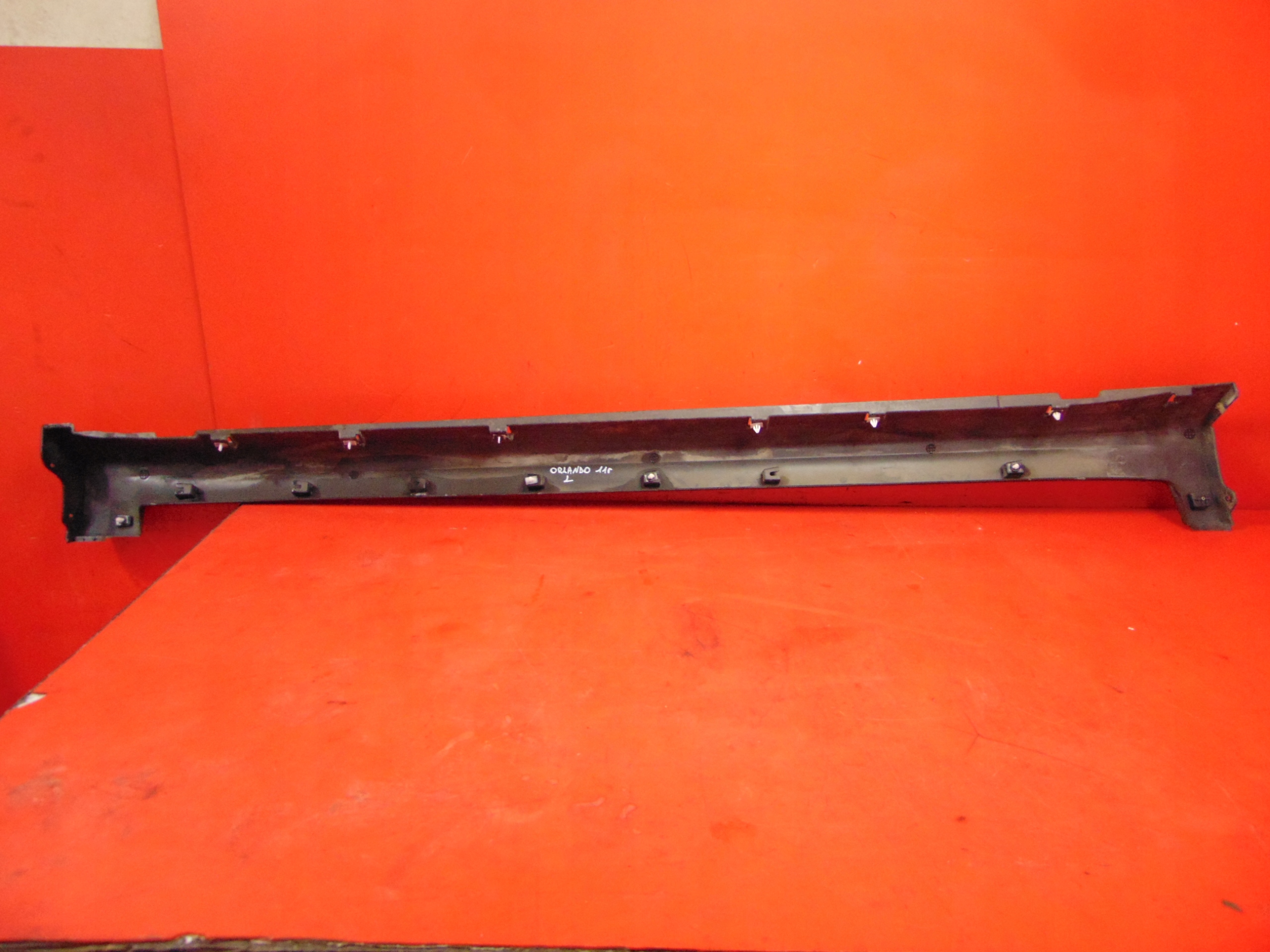 CHEVROLET ORLANDO cap moulding threshold left