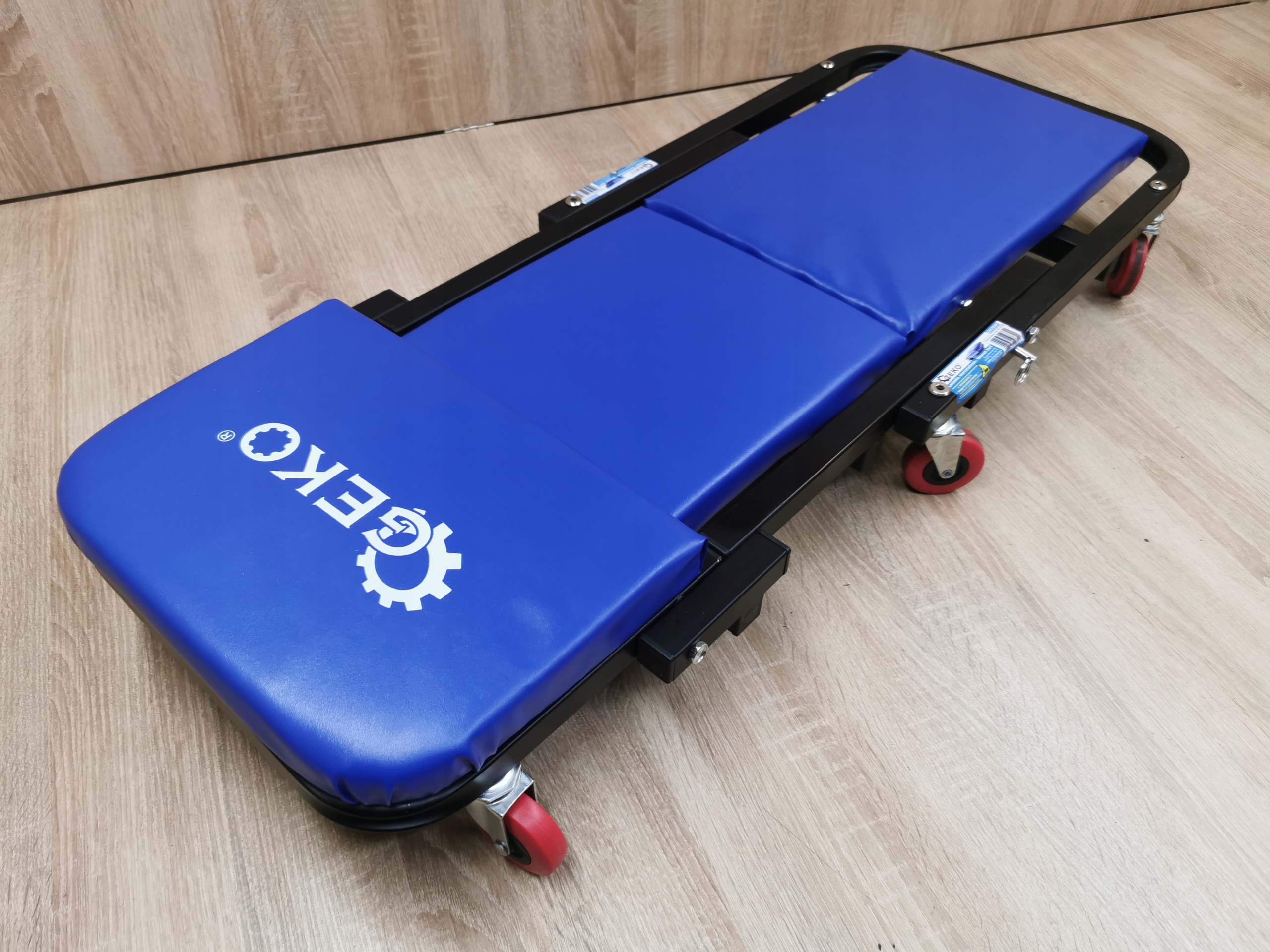 Lezanka warsztatowa Krzeslo Taboret Siedzisko 2w1 EAN 0115541746888