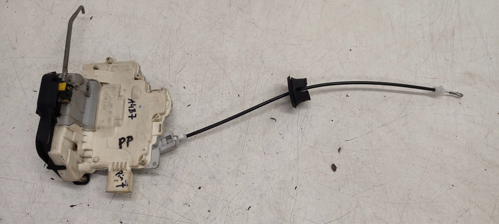 lock front front right Audi A4 B7 2,7 TDI