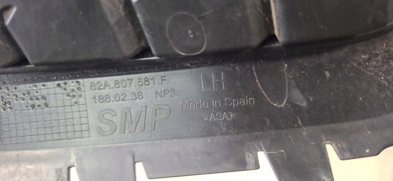 rešetka maska branika AUDI A1 82A 82A807681F
