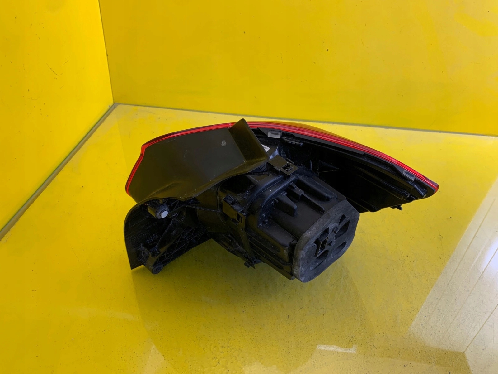 LIGHT REAR LEFT VW VOLKSWAGEN POLO 2G0 2G0945095B