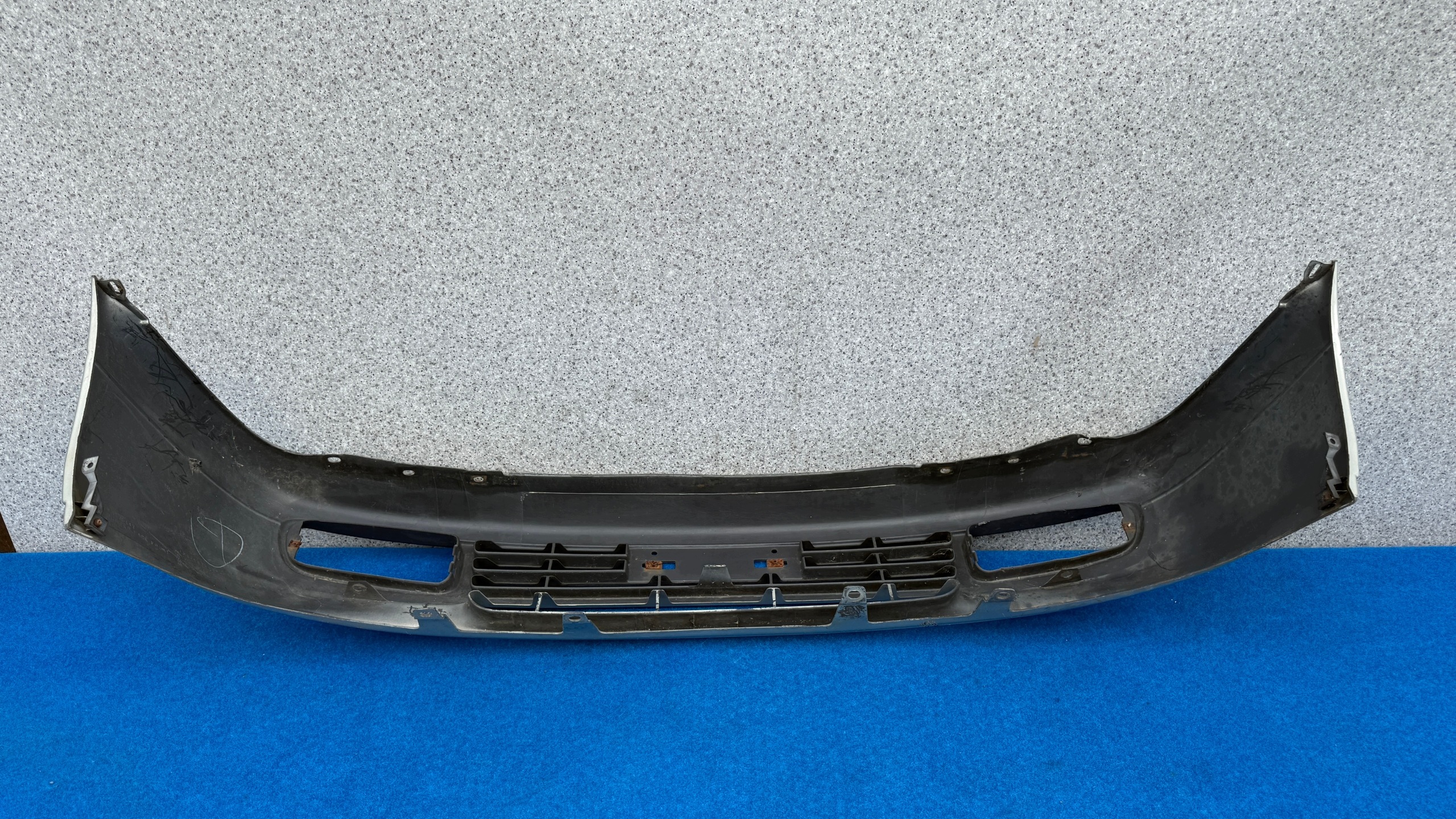 MITSUBISHI SPACE WAGON bumper front 92-98 ROK MR170147 CA66