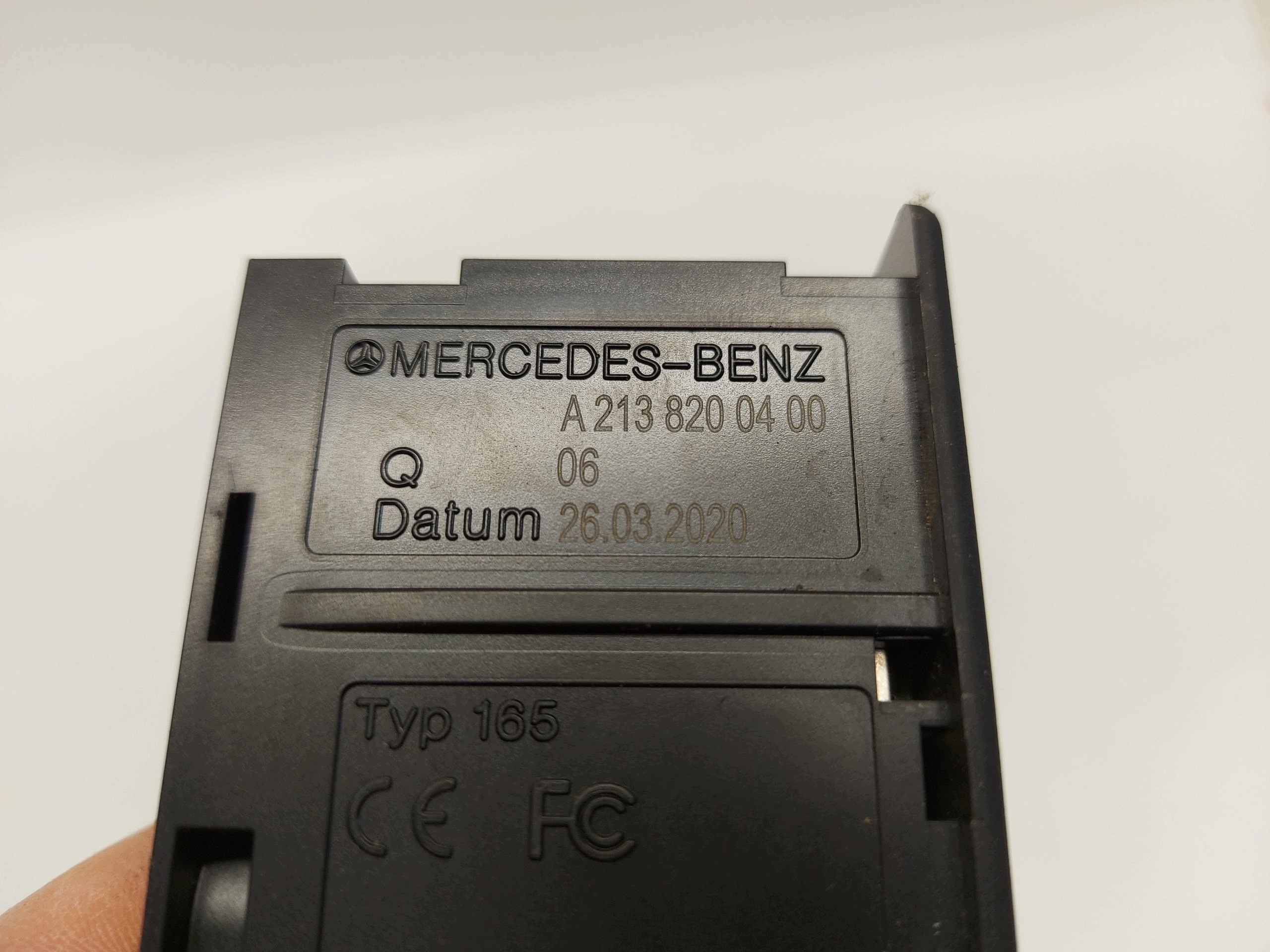 MERCEDES W213 E300de Kombi adapter USB SD A2138200400