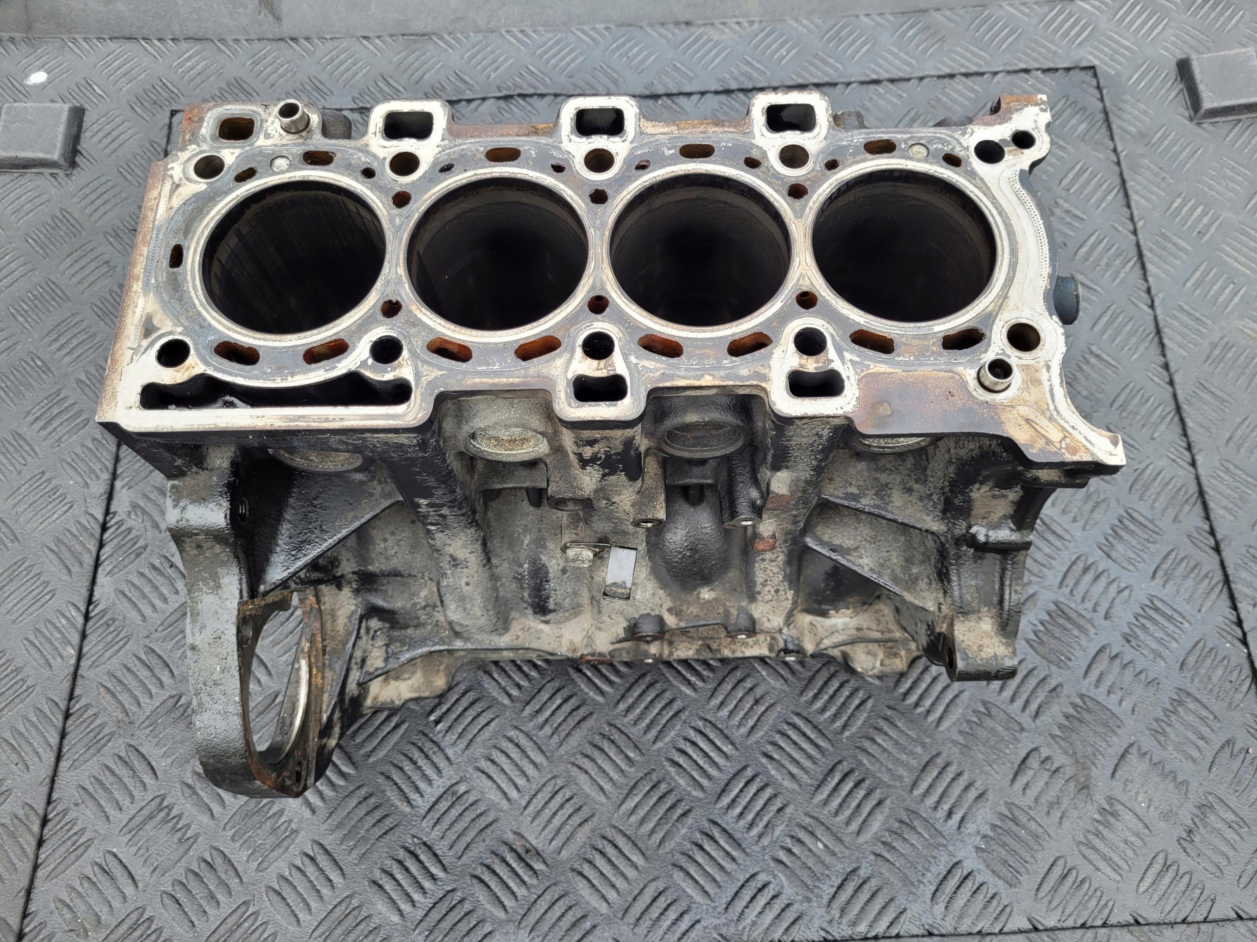 BLOK Motore SSANGYONG TIVOLI XLV 1.6 D e-XDi