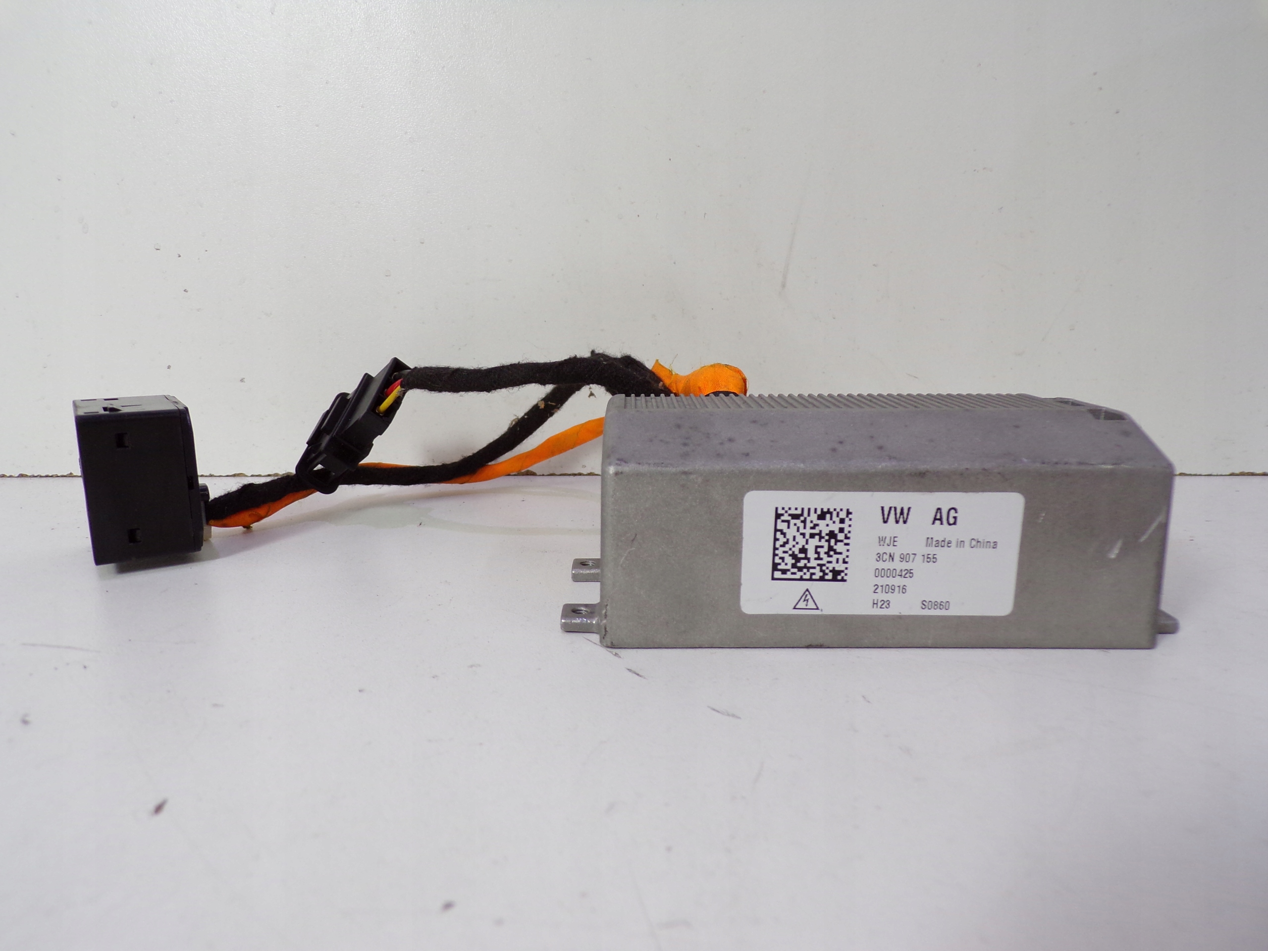 3CN907155 ПРЕОБРАЗОВАТЕЛЬ НАПРЯЖЕНИЯ VW TERAMONT ATLAS