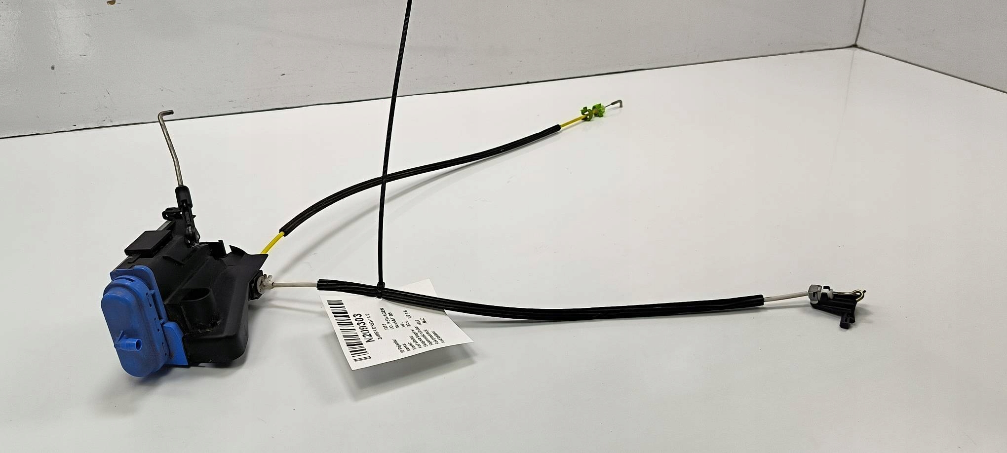 lock door left rear part 8D0839015A VOLKSWAGEN PASSAT B5