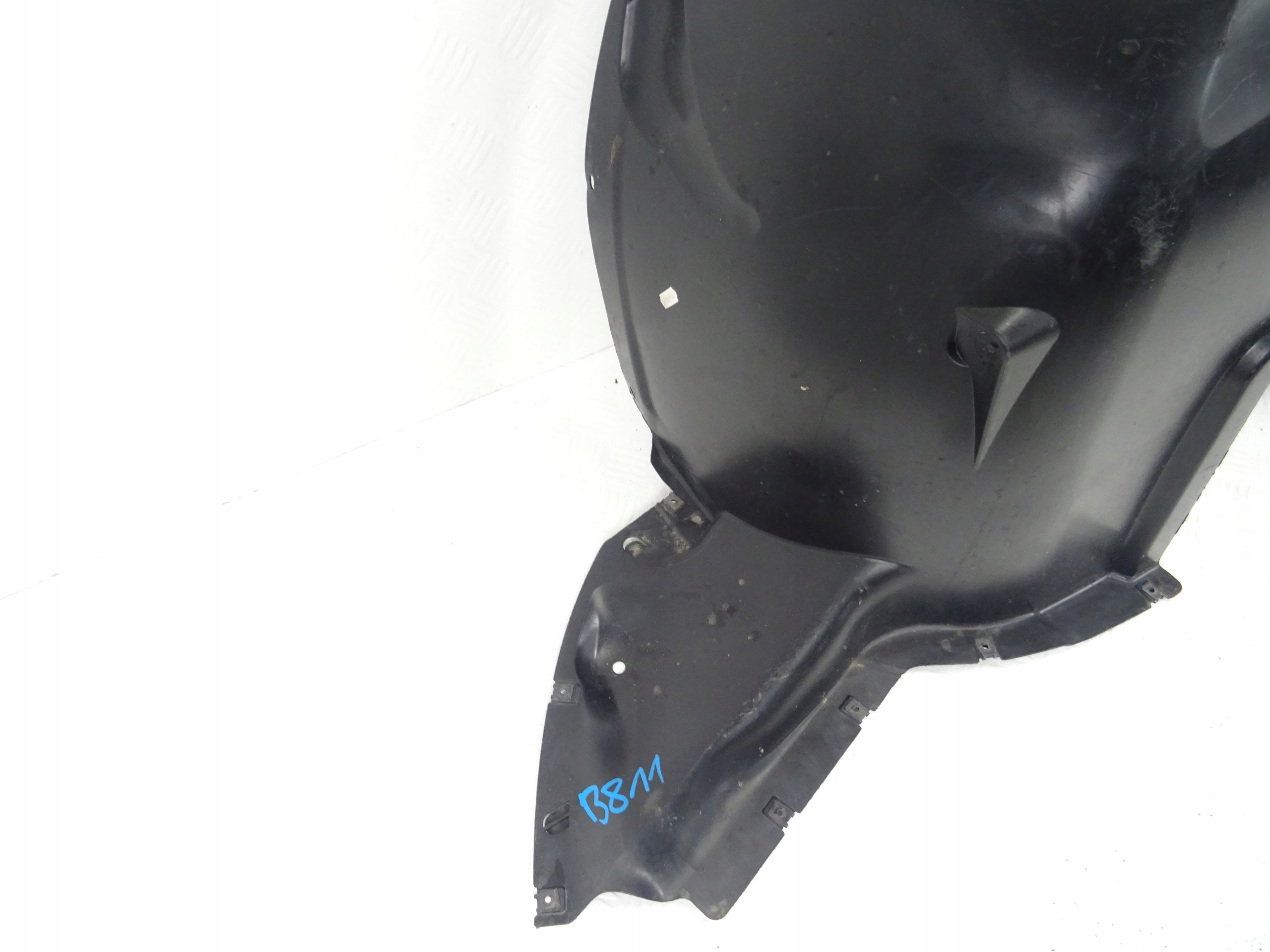 SKODA YETI 5L0 mudguard right front